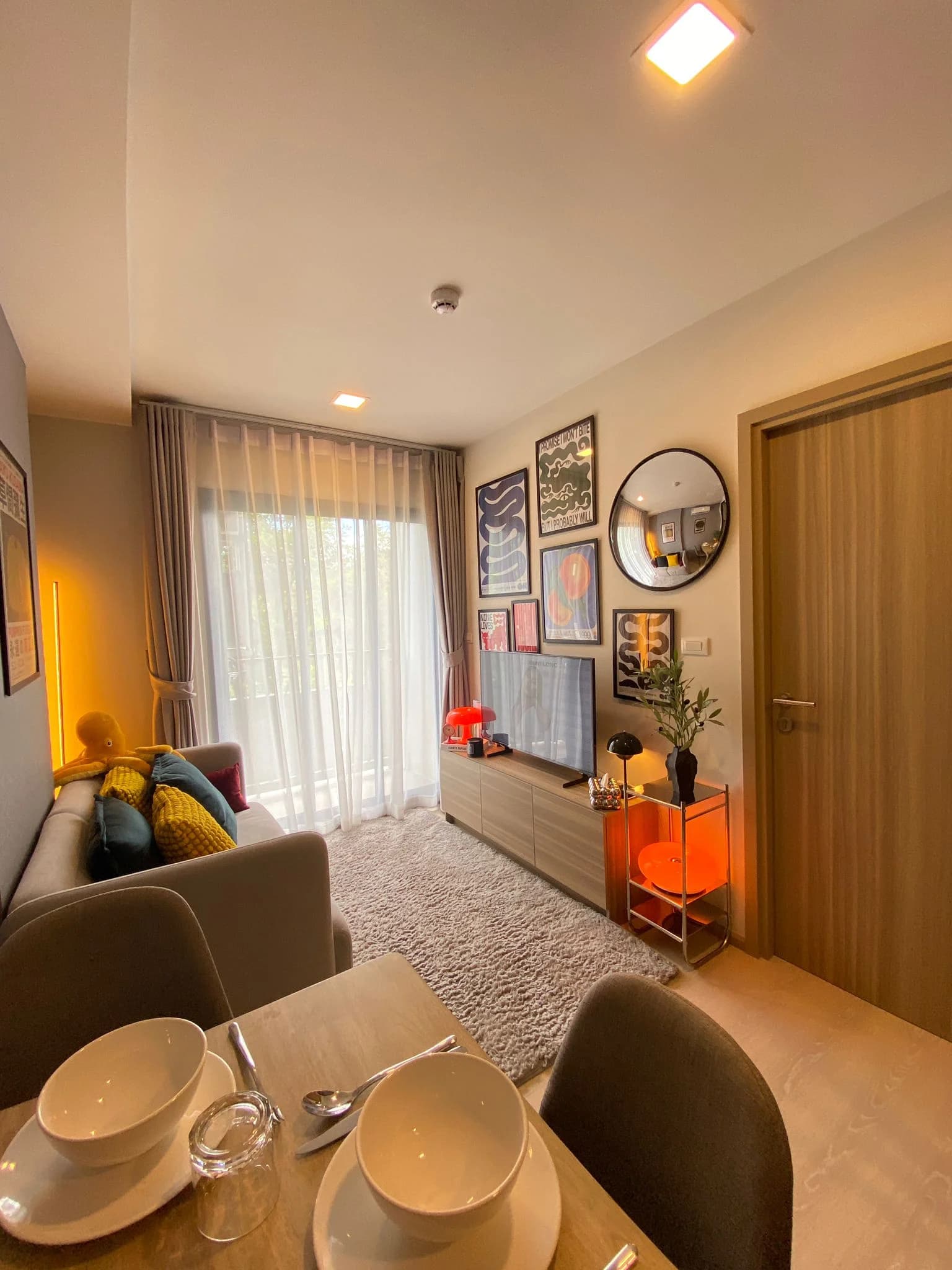1 Bed Condo, The Base Rise