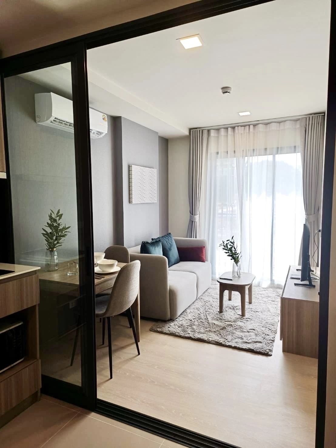 1 Bed Condo, The Base Rise