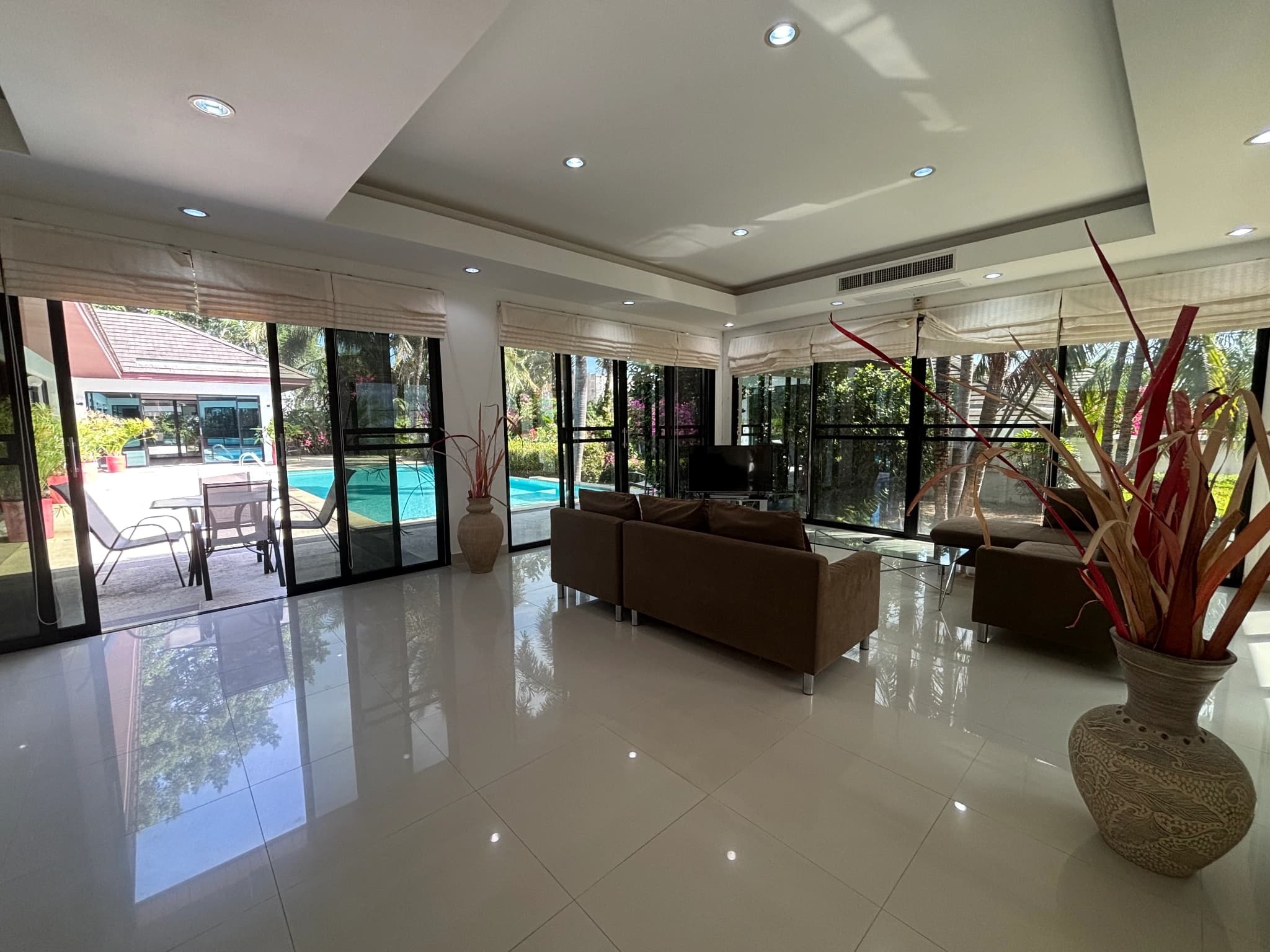 4 Beds Villa, Claude - photo 5