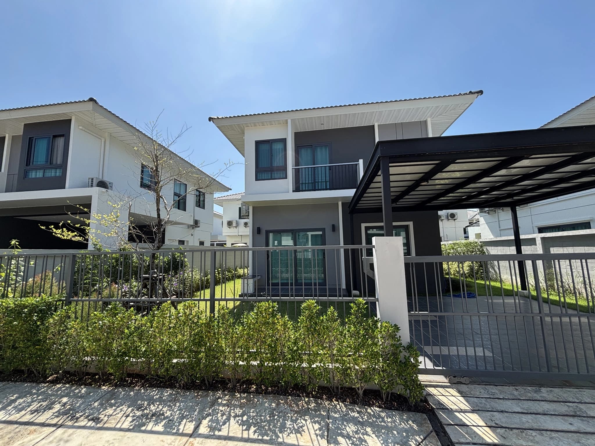 3 Beds Villa, Suapalai Lake View