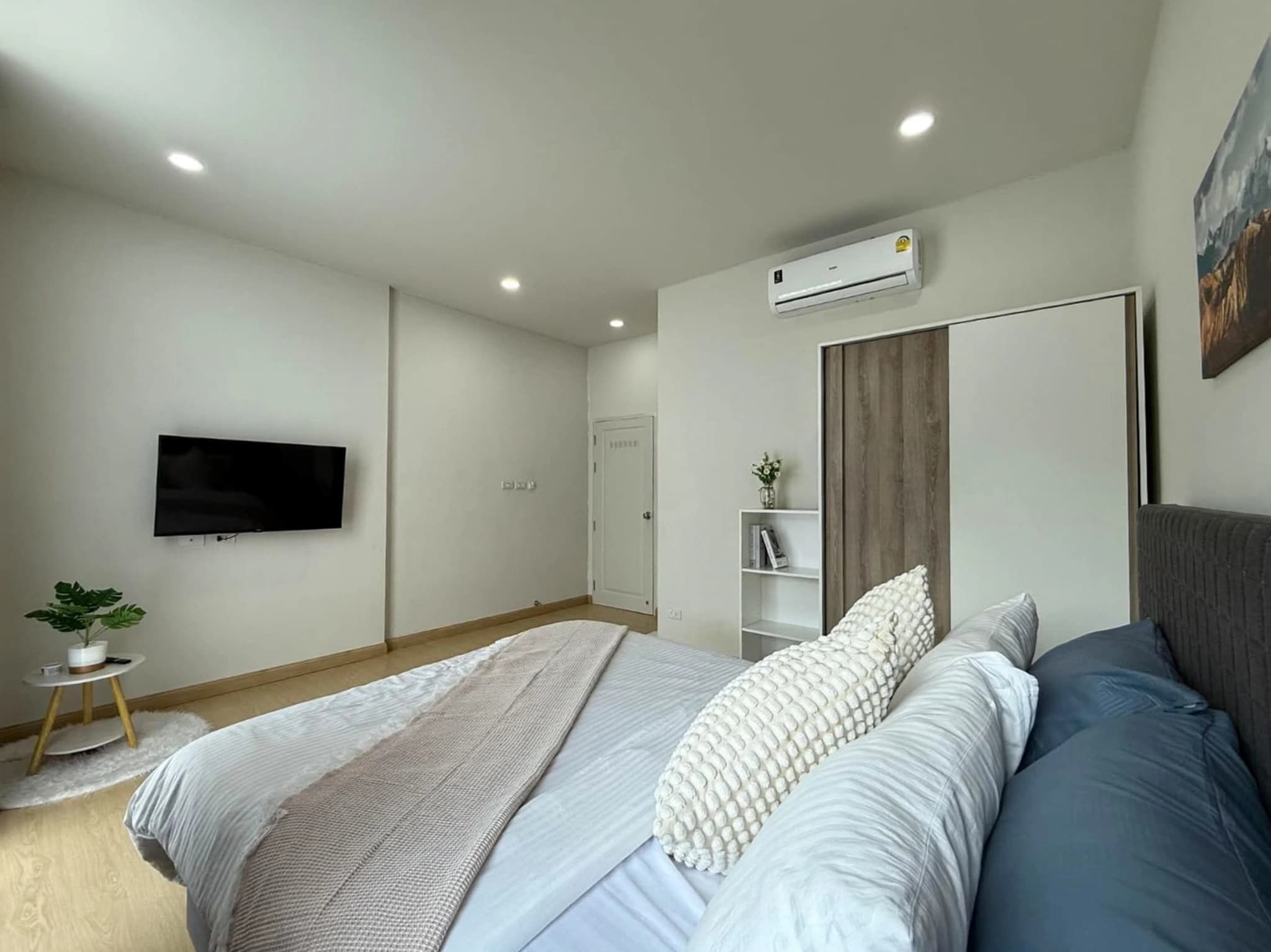 2 bedroom house for rent Modern Life Chalong - photo 4