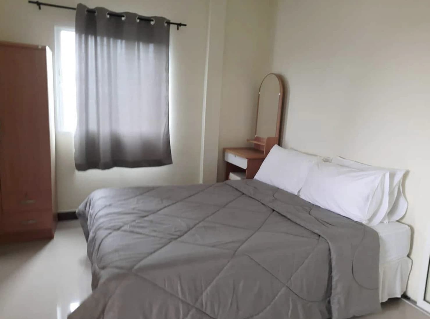 1 Bed Condo, Samrarn