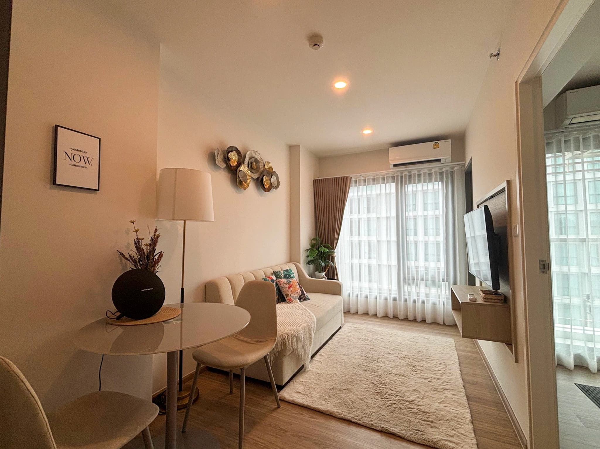 1 bedroom condo for rent Phyll Central