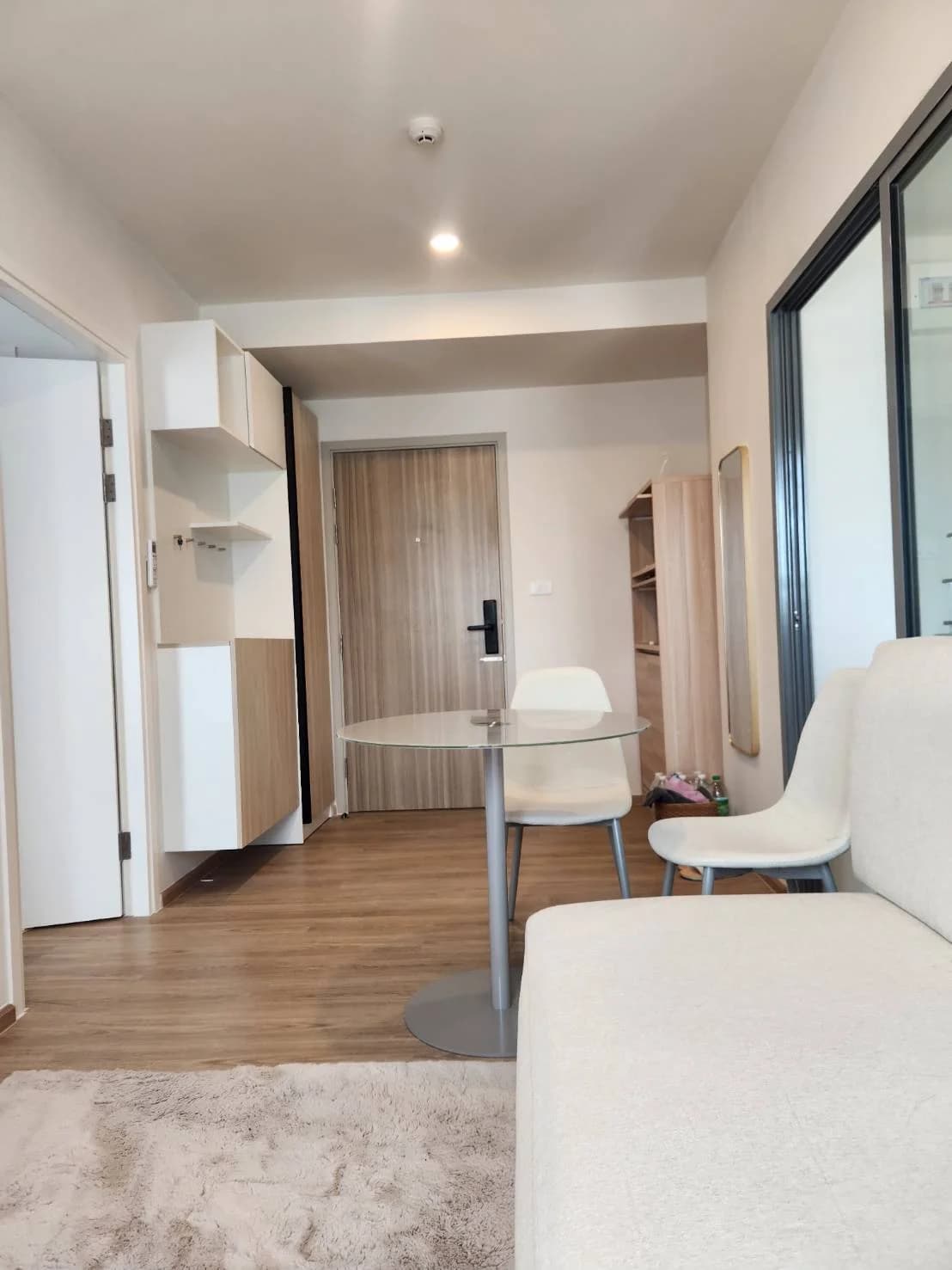 1 Bed Condo, Phyll Central - photo 5