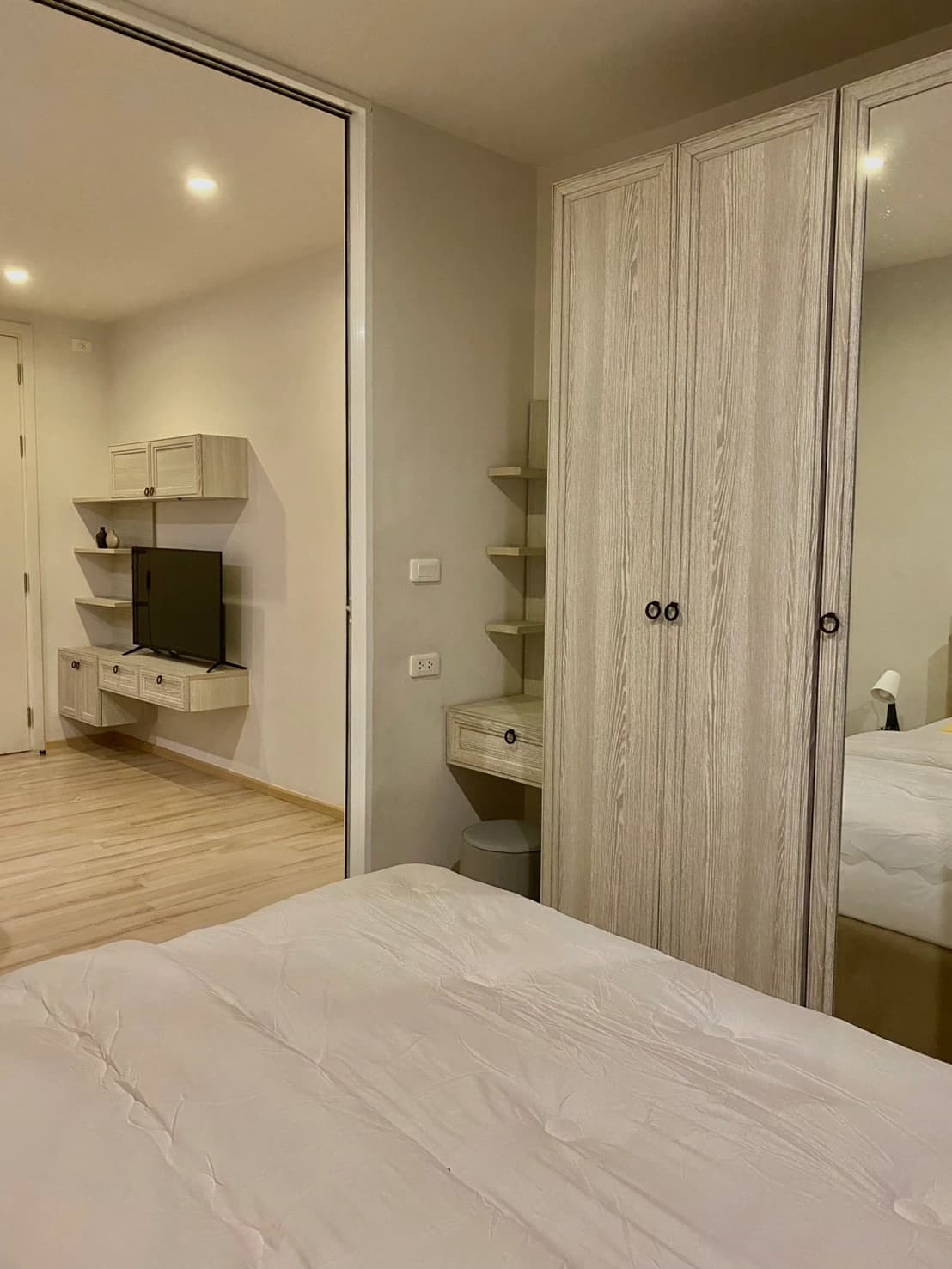 1 bedroom condo for rent The Base Height - photo 5