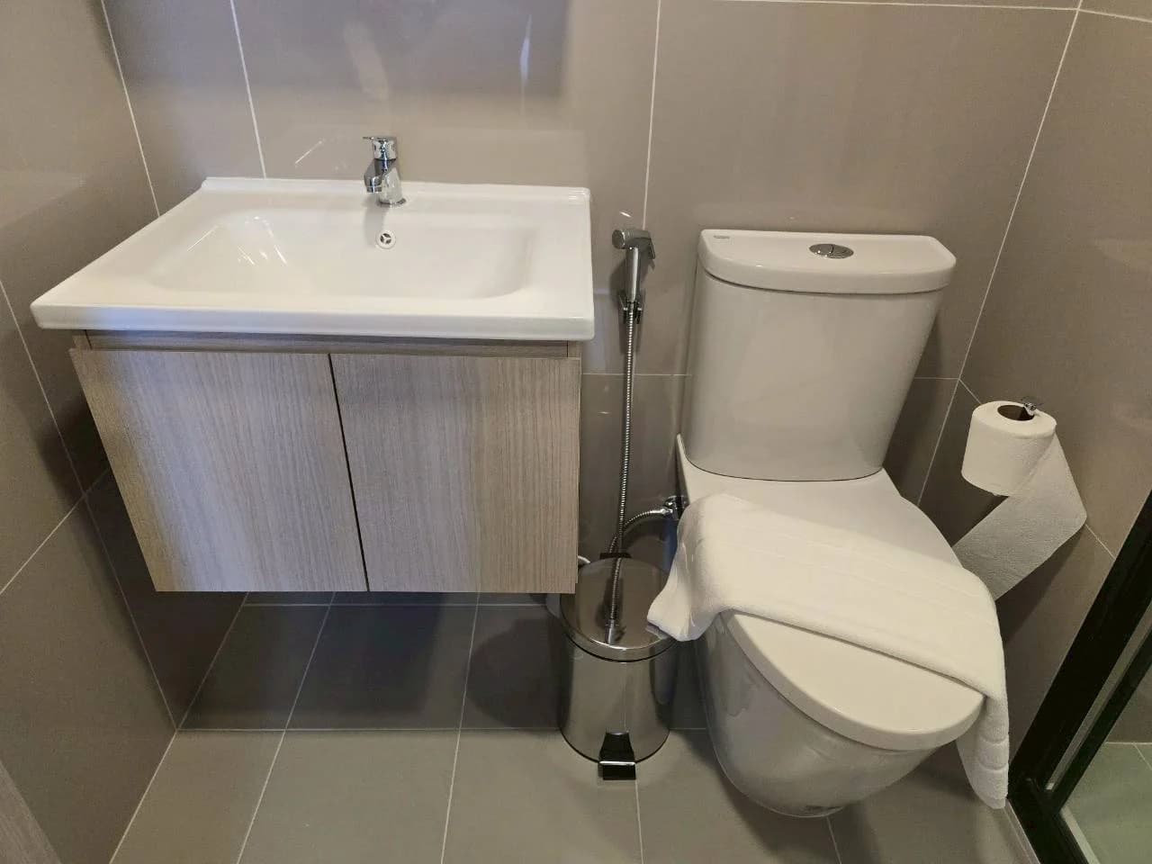 2 bedroom condo for rent THE BASE Bukit - photo 4
