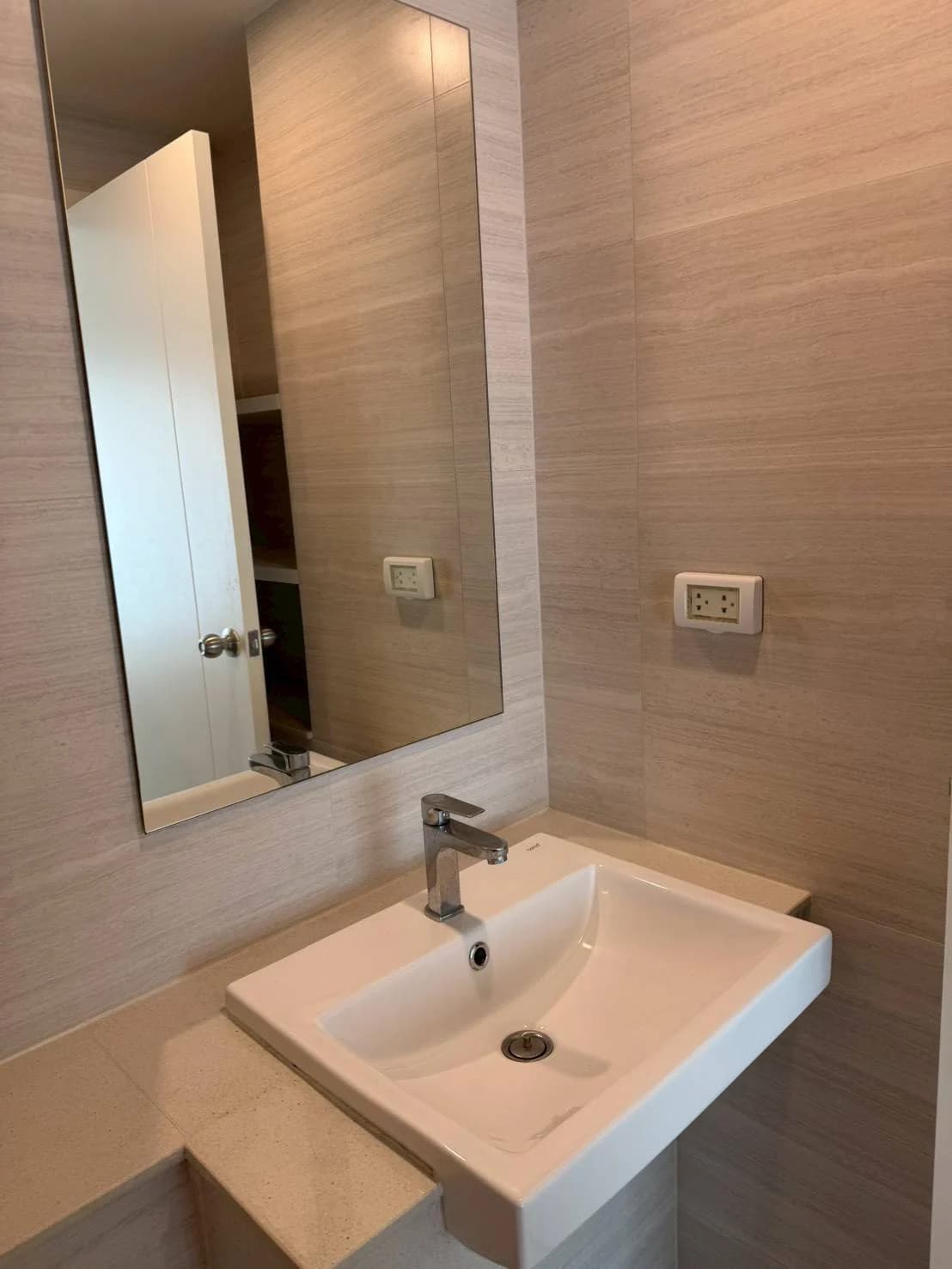 1 bedroom condo for rent Phyll Central - photo 5