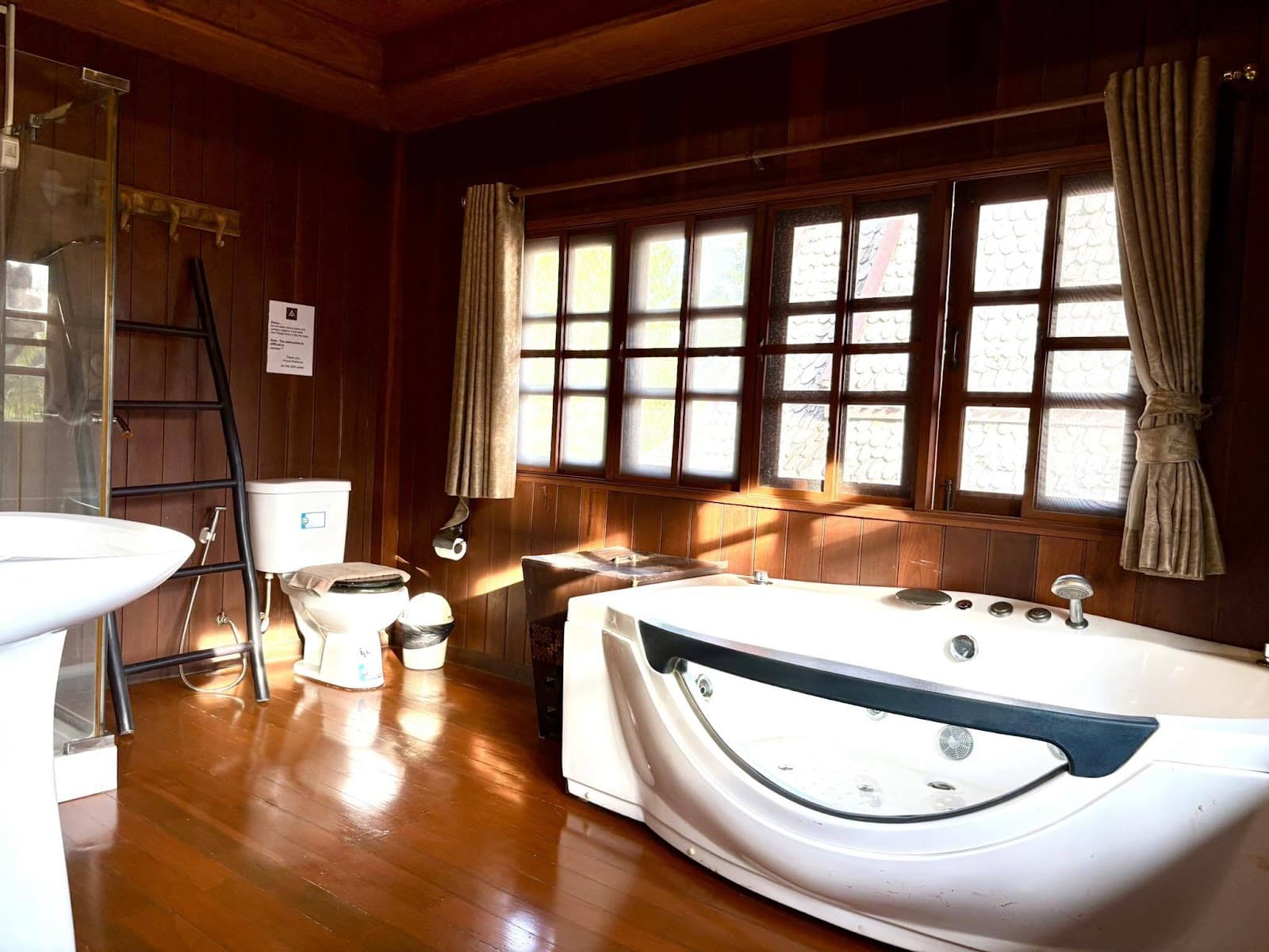 4 Beds Villa, ThaiHouses
