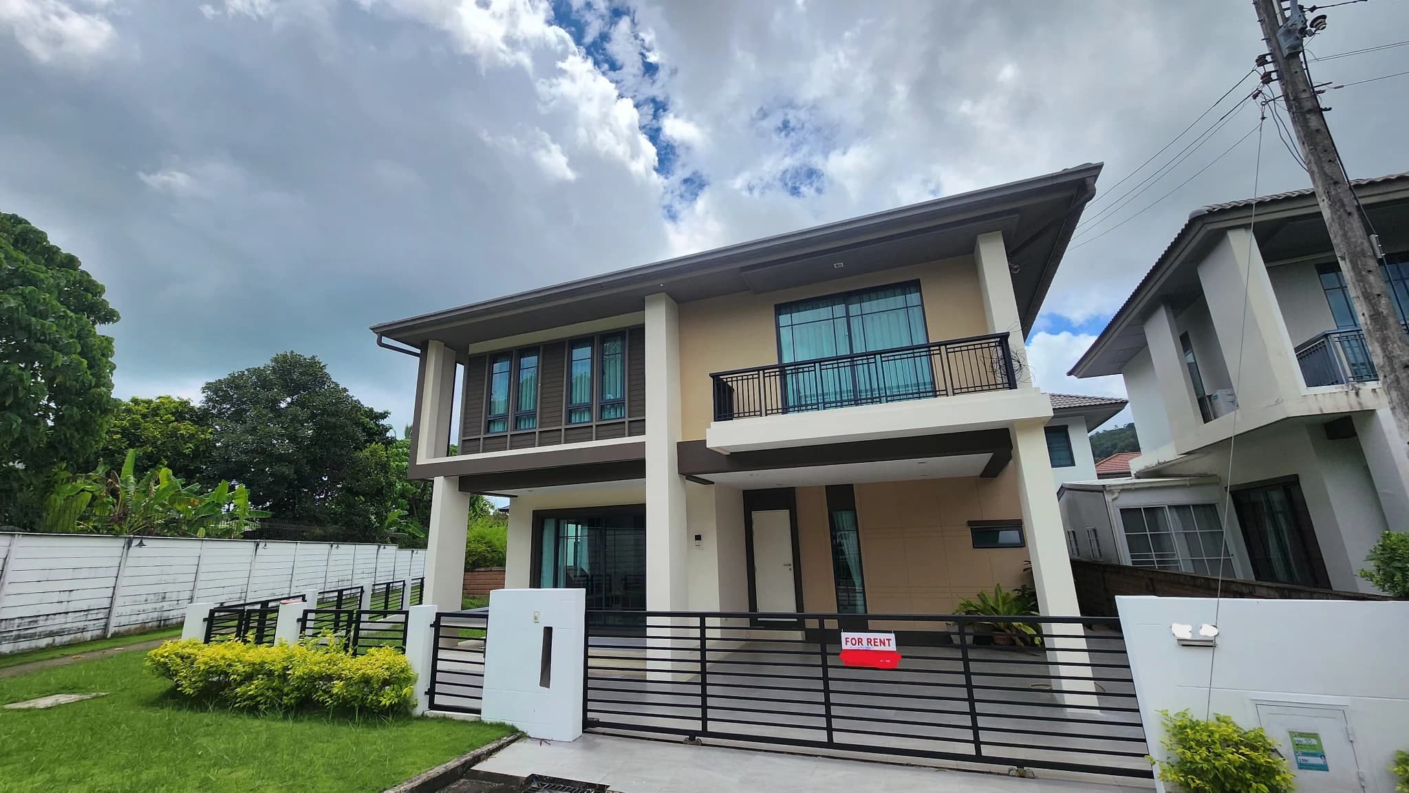 3 Beds House, Burasiri