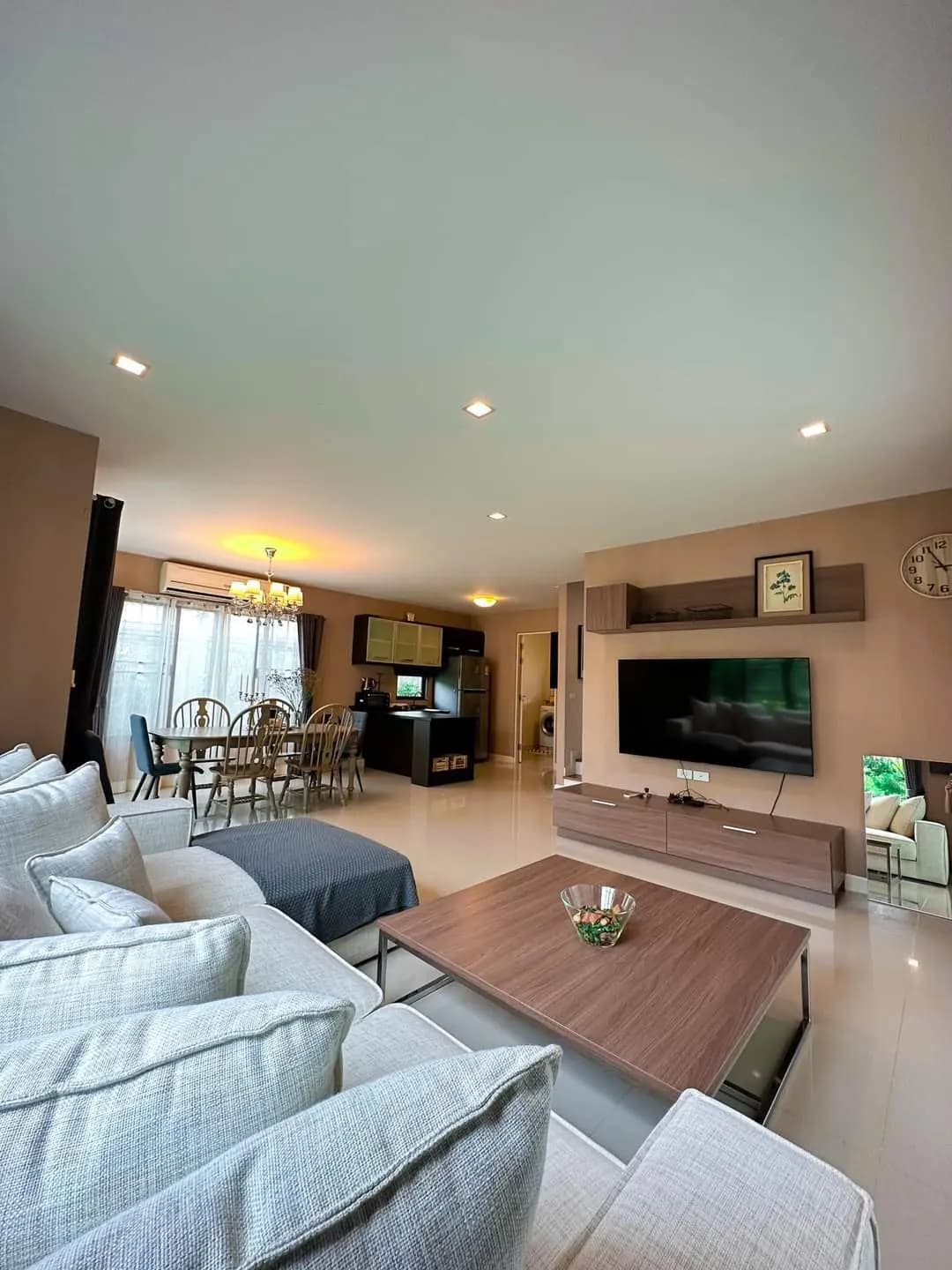 3 Beds House, Burasiri