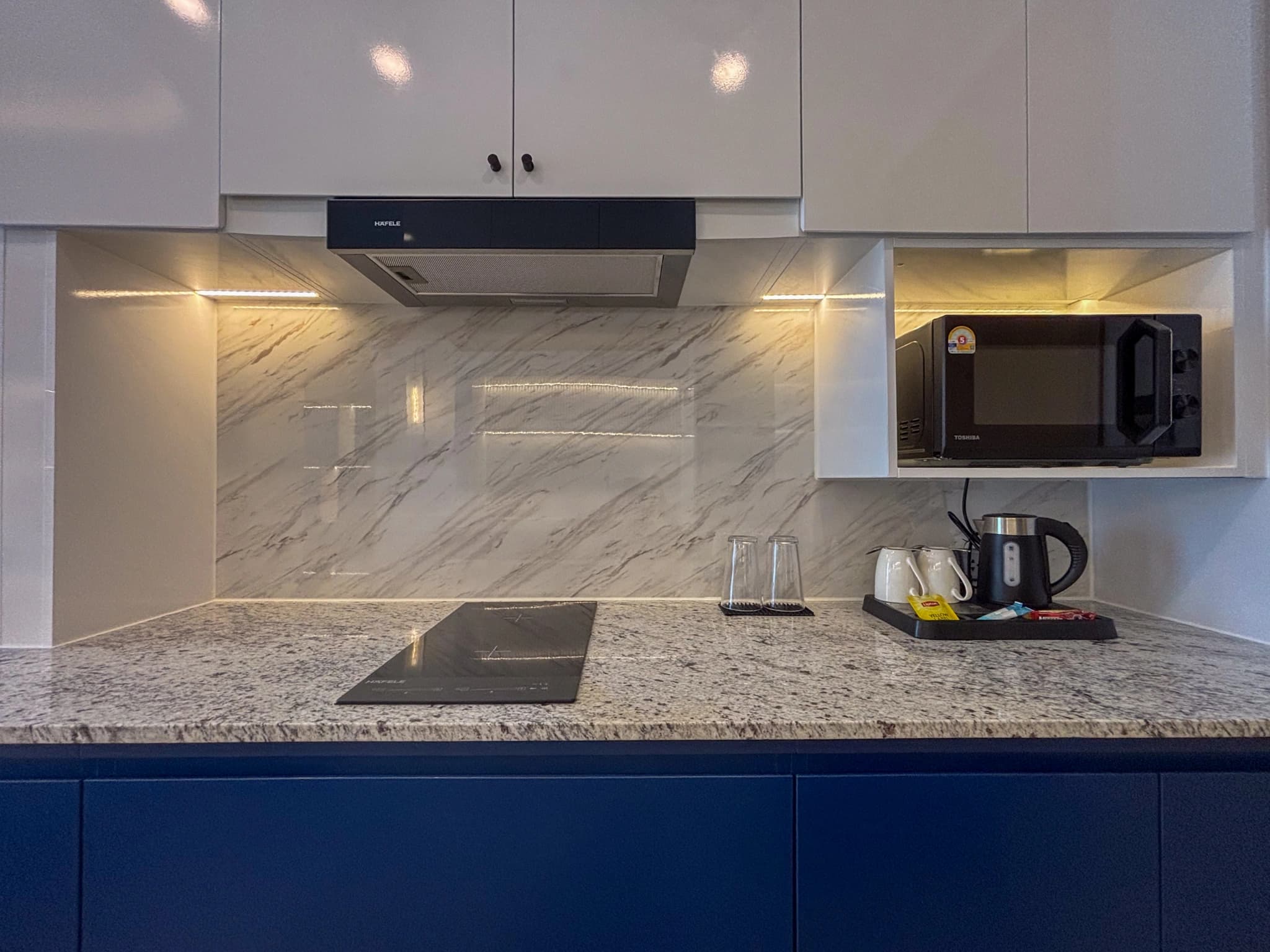1 bedroom Deluxe Suite for Rent Above Element - photo 4