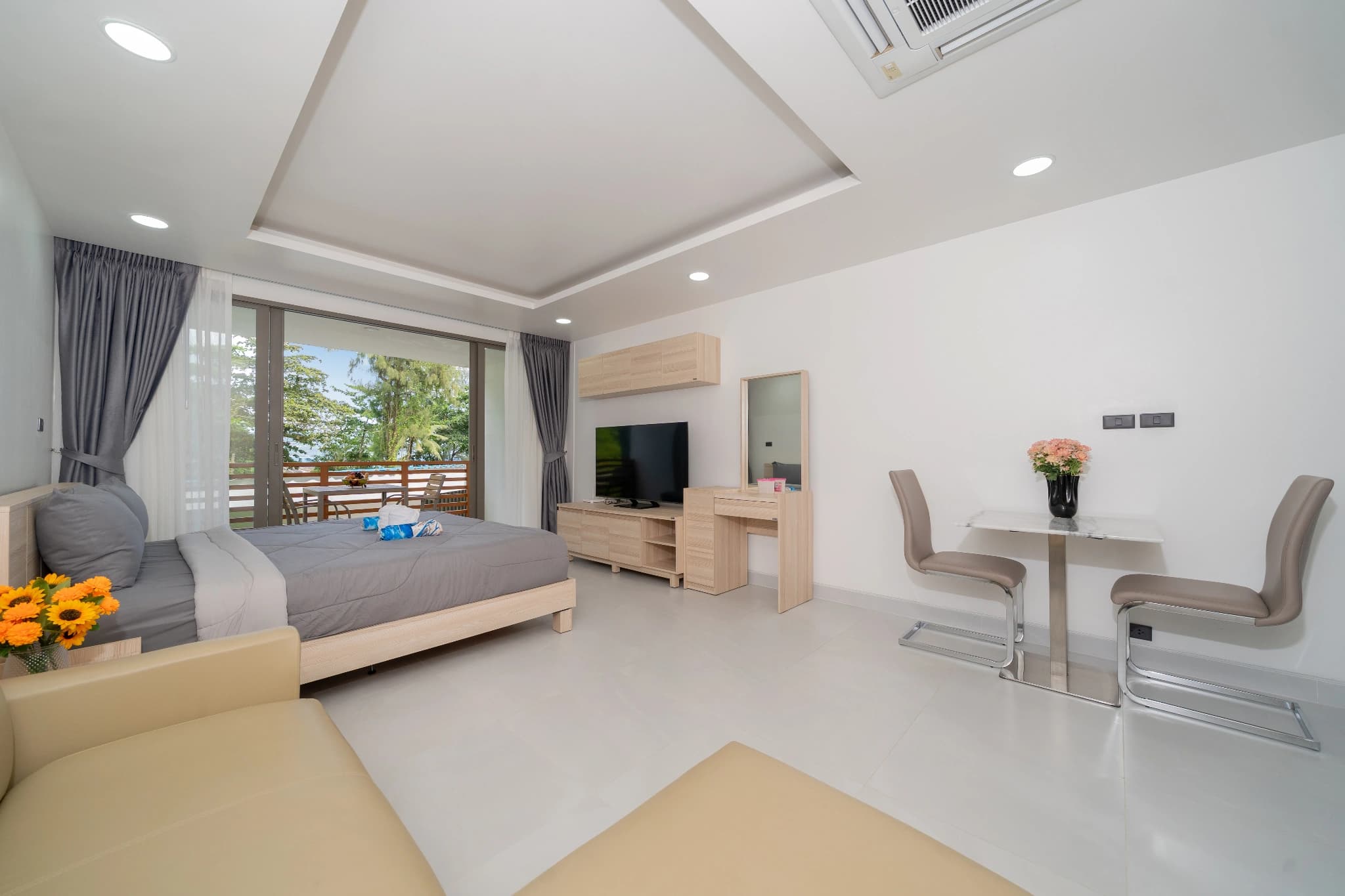 Condo, Nakalay Palm