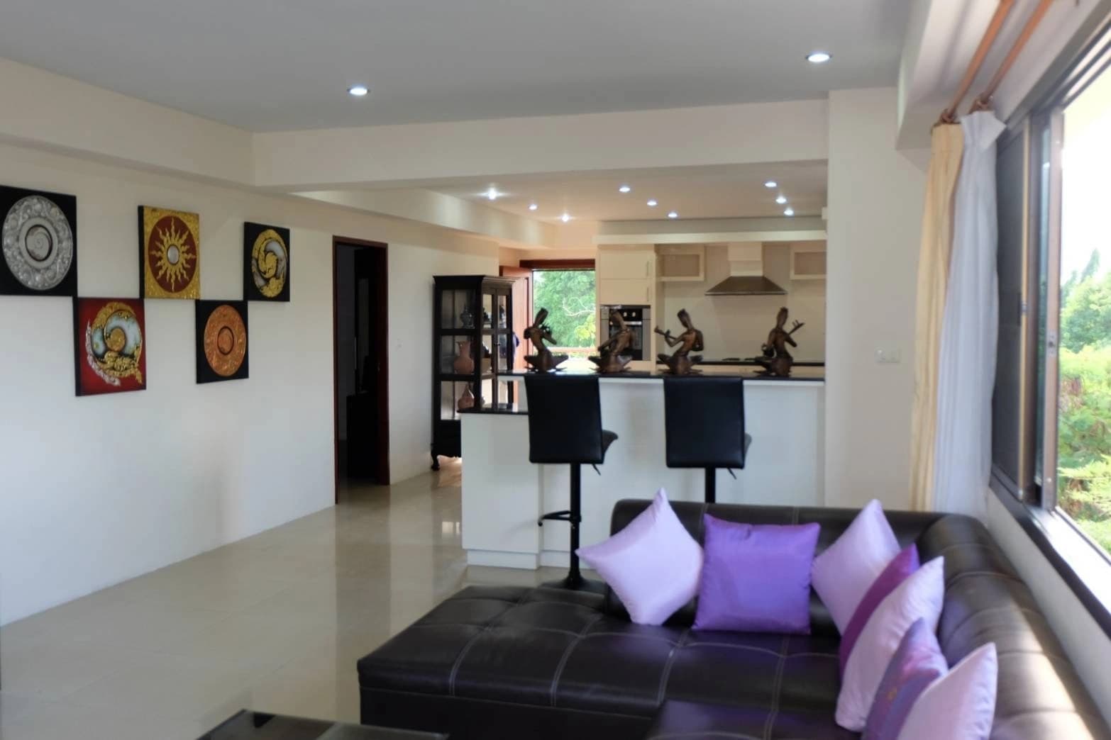 2 Beds Condo, Seaview Condo - photo 2