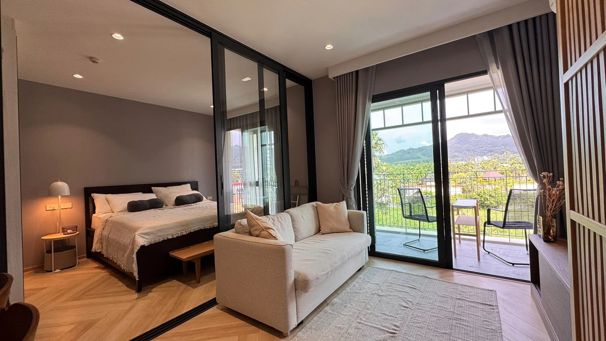 1 Bed Condo, The Title Legendary
