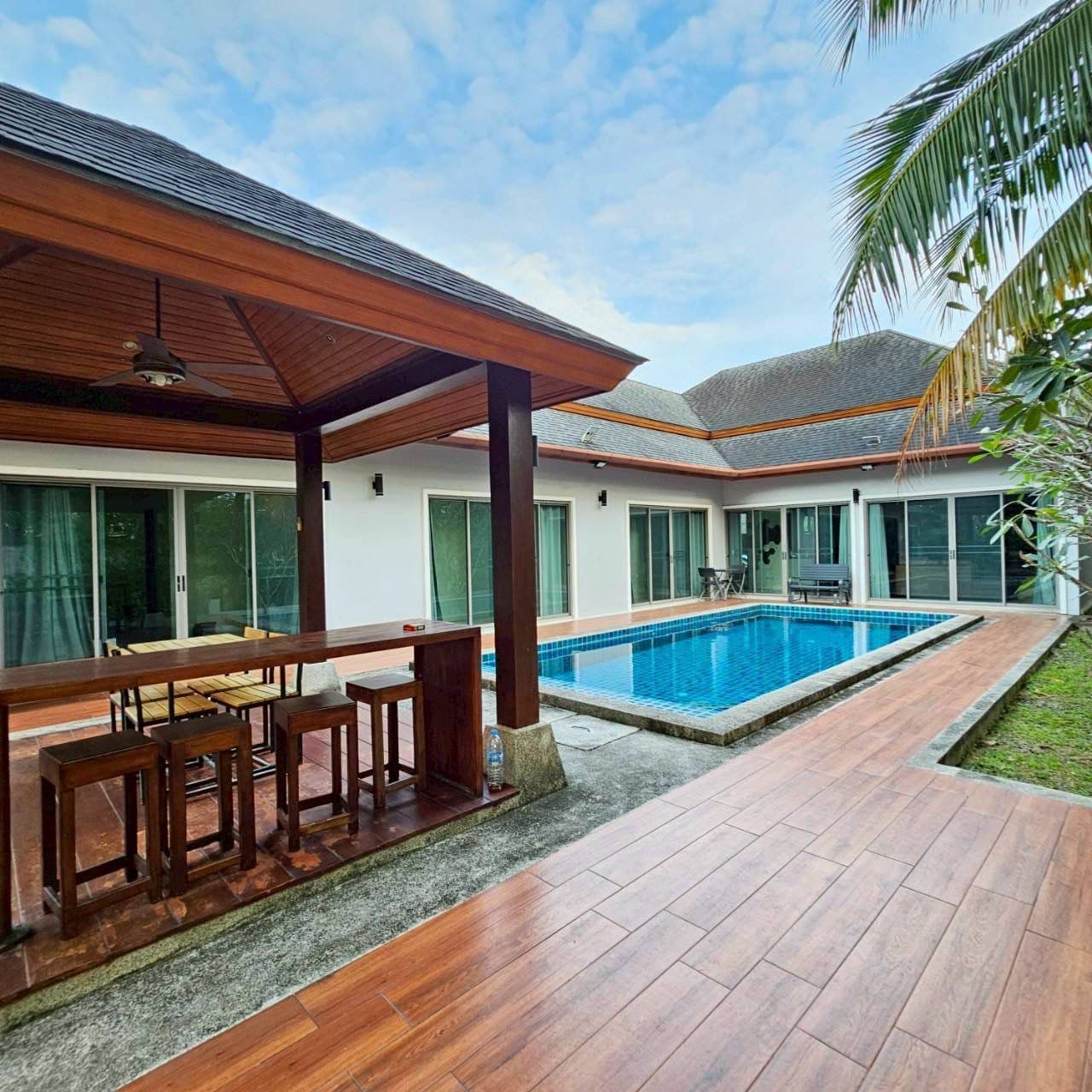 4 Beds Villa in Chalong