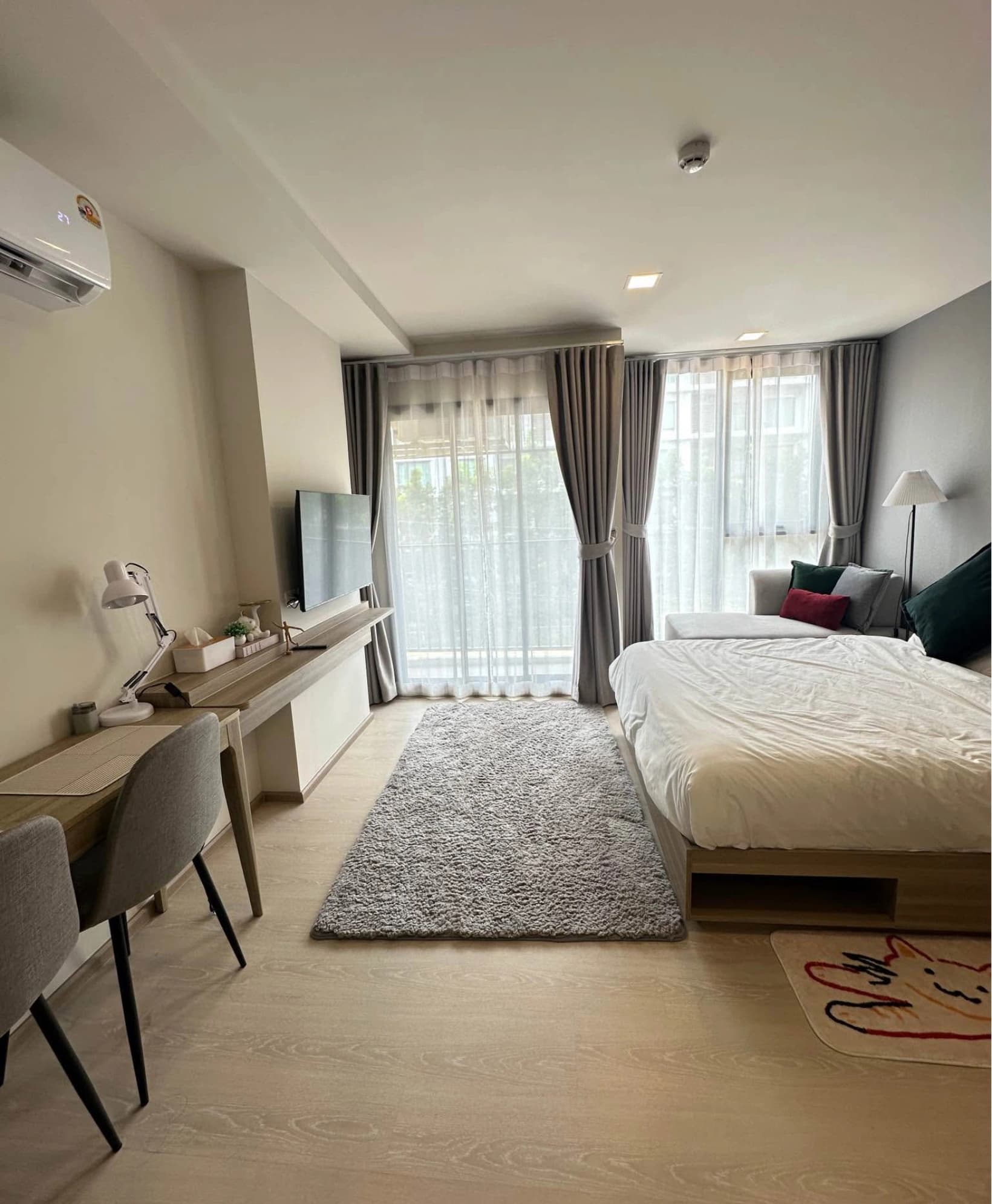 1 Bed Condo, The Base Rise