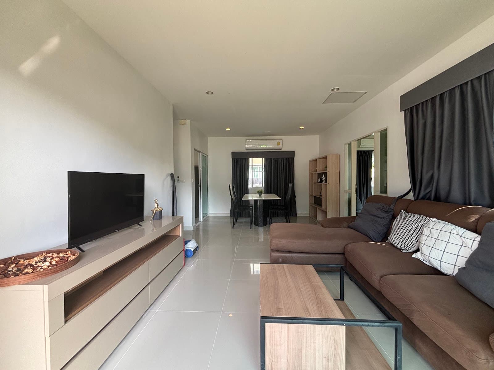 4 Beds House, Saransiri