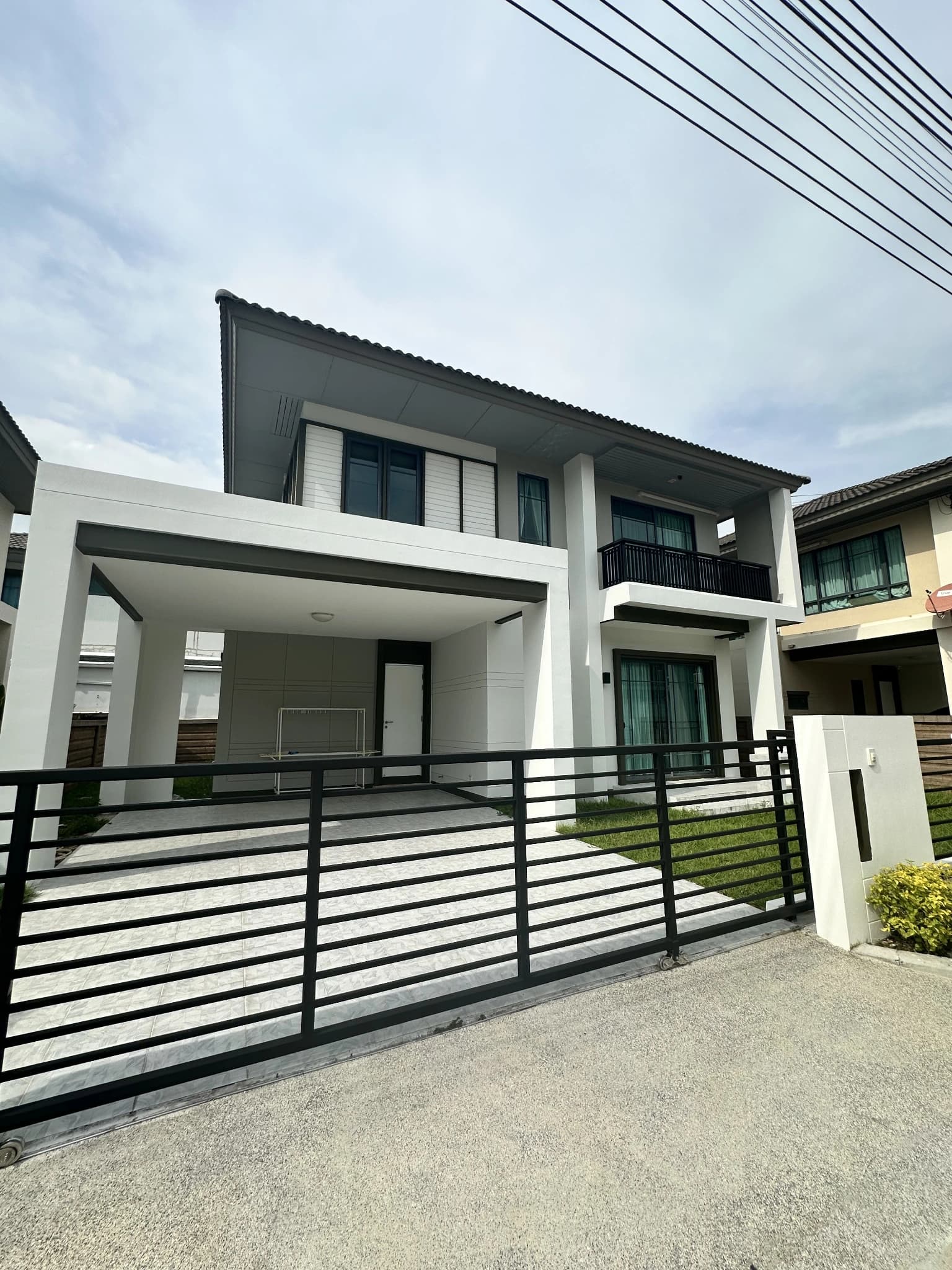 3 Beds House, Burasiri