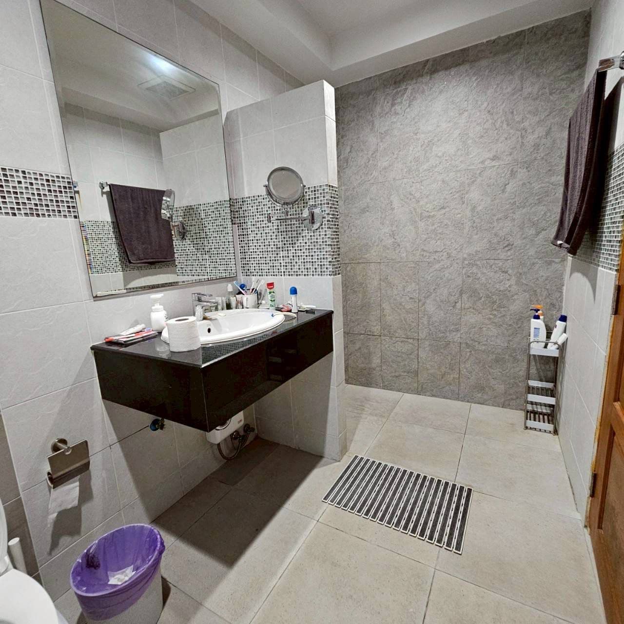 4 Beds Villa in Chalong - photo 4