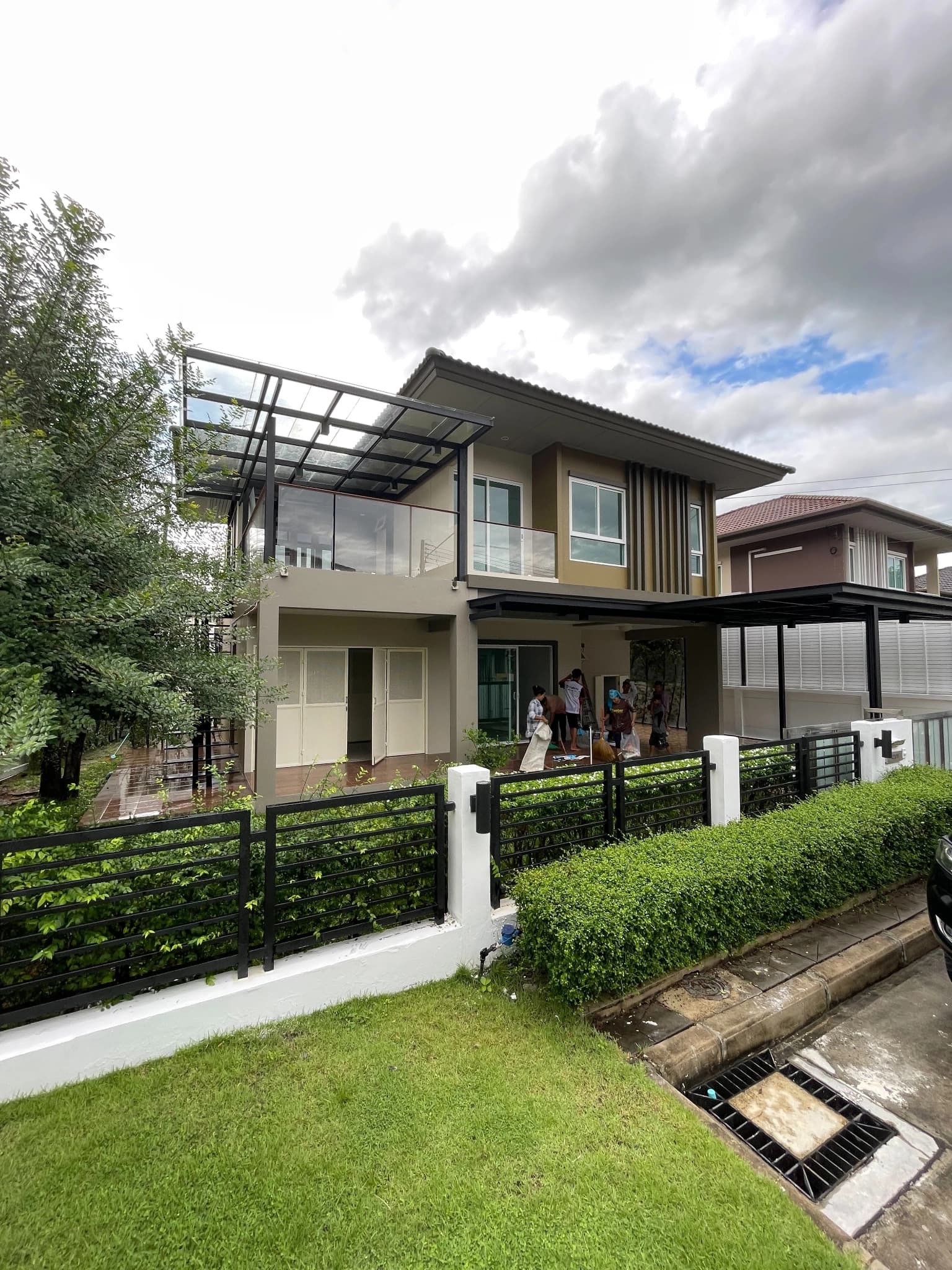 4 Beds House, Saransiri