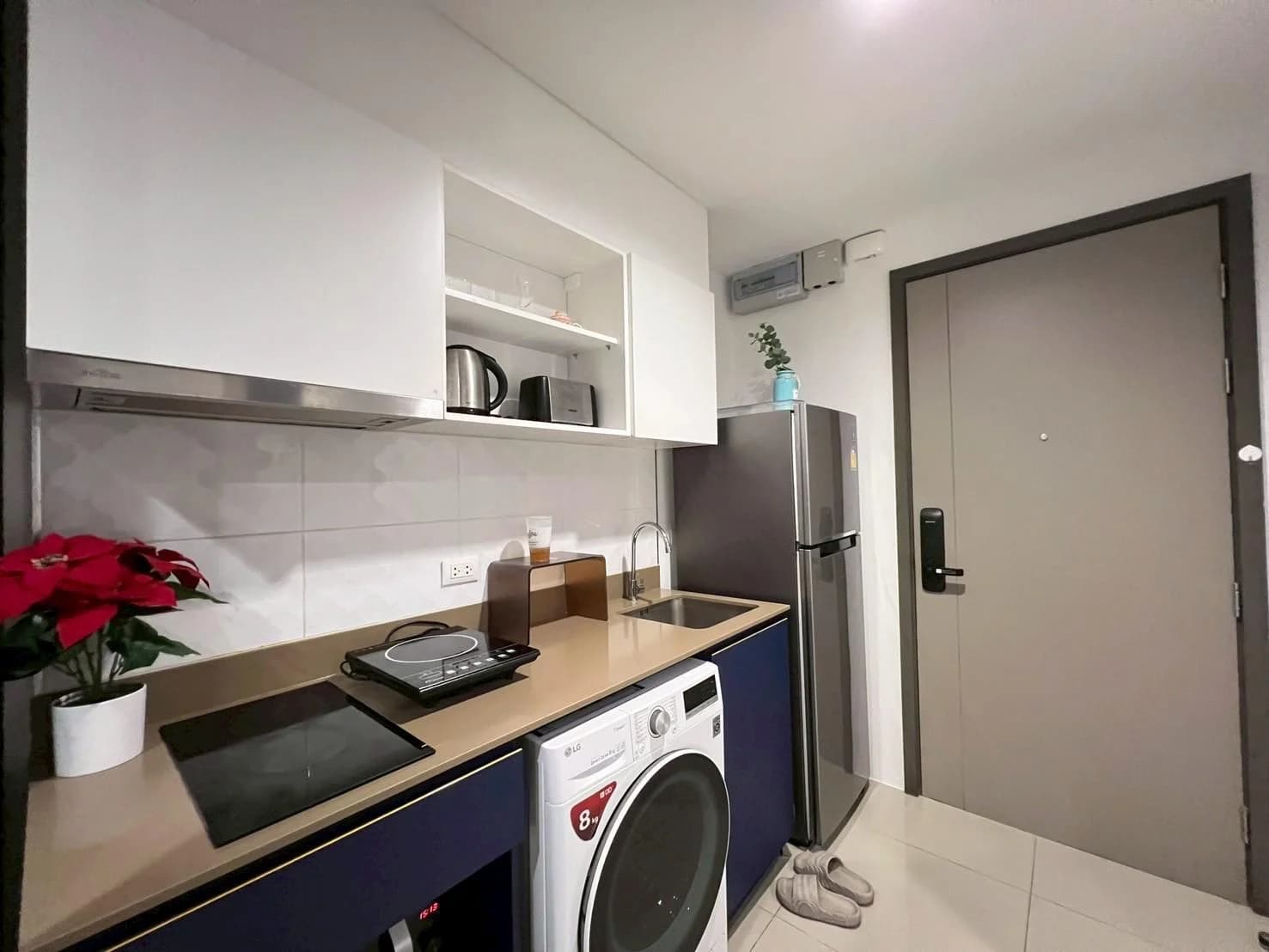 Condo, The Base Central - photo 2