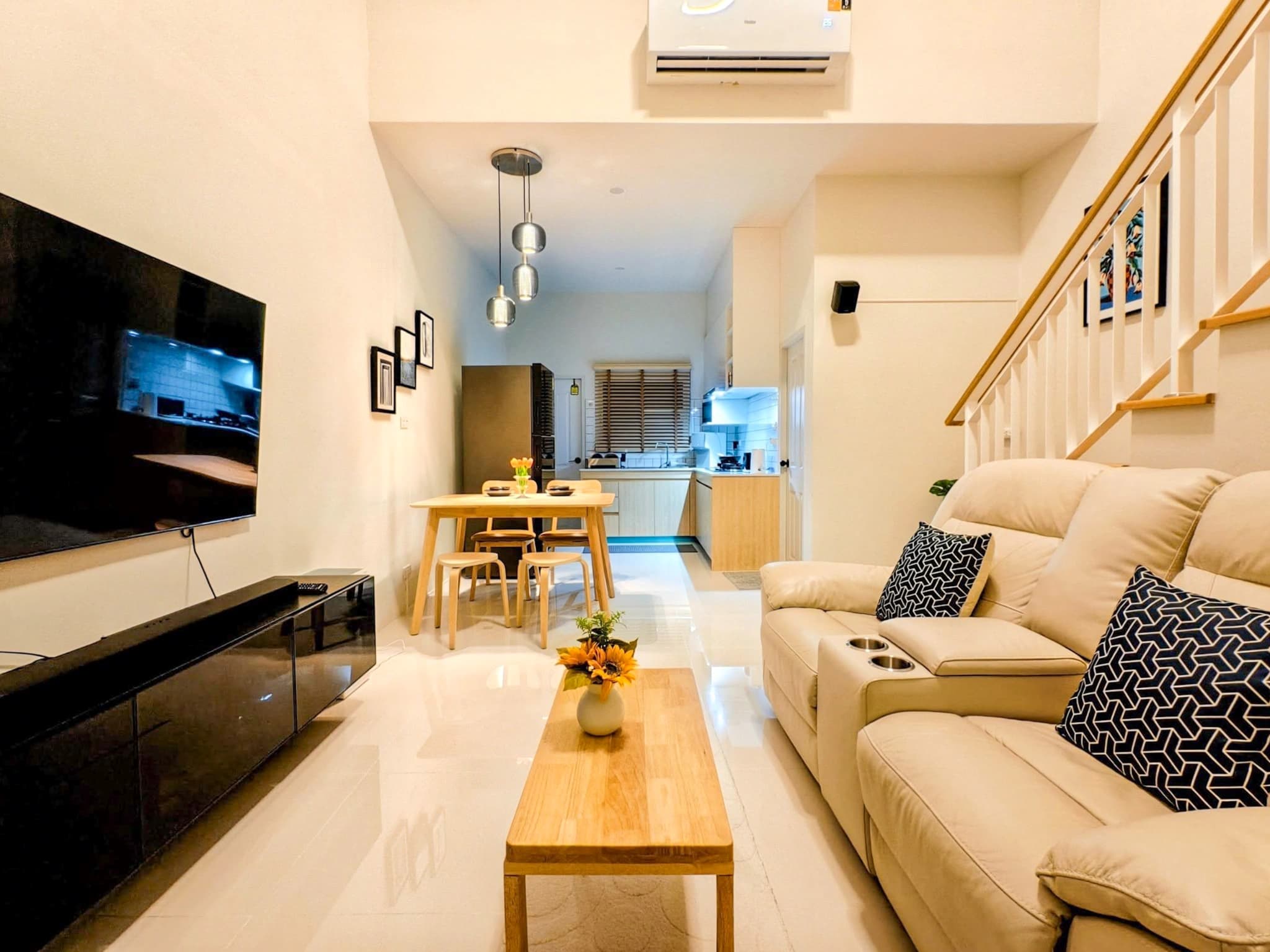 2 bedroom townhouse for rent Modern Life Si Sunthon - photo 3