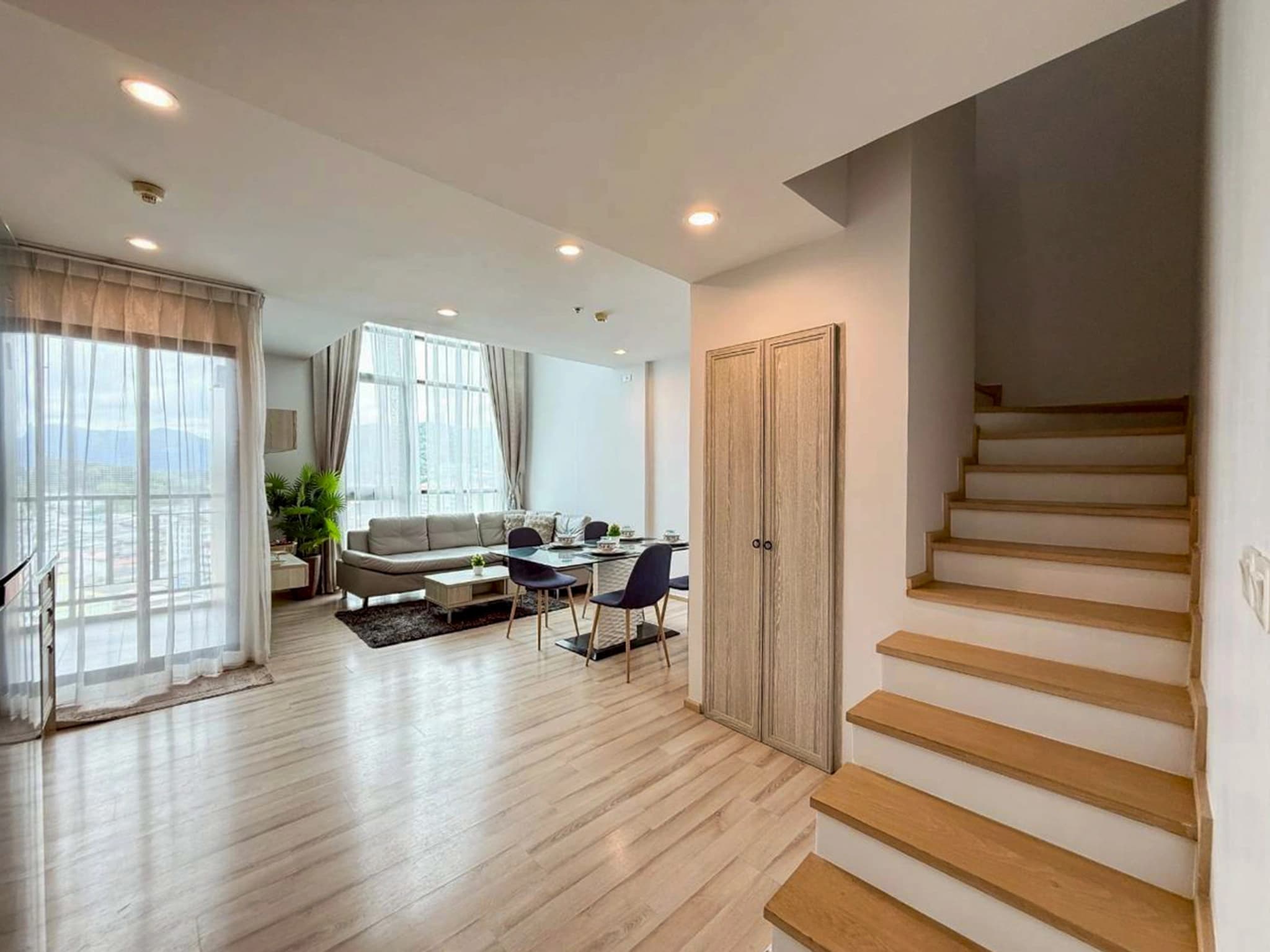1 bedroom condo for rent The Base Height - photo 2