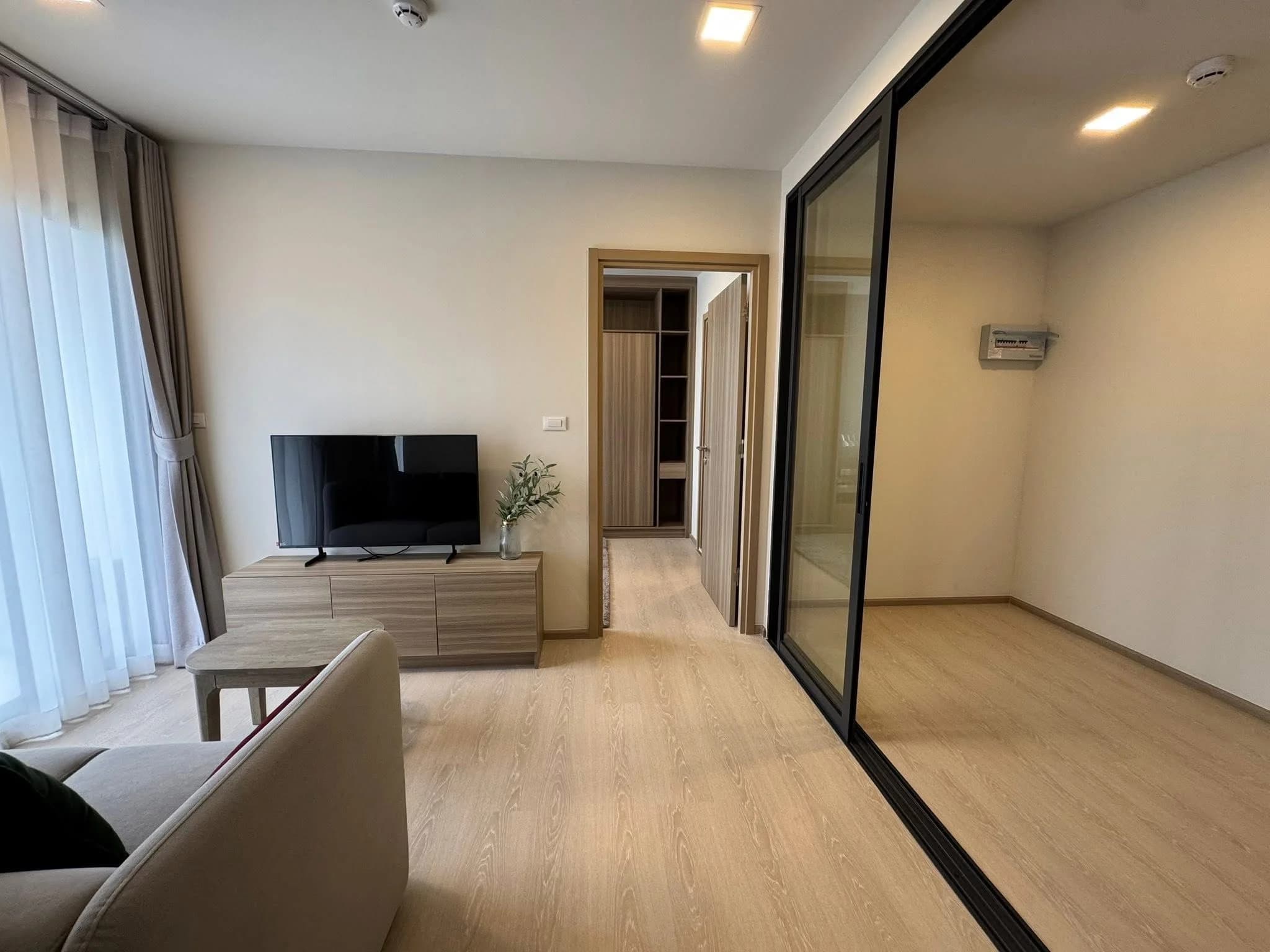 2 Beds Condo, The Base Rise - photo 3