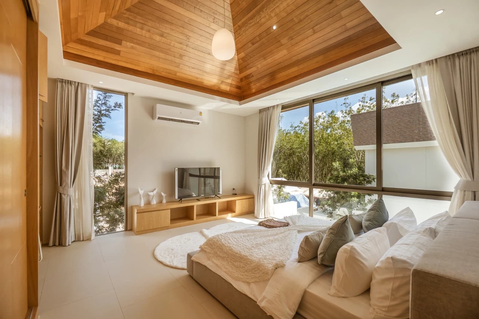3 bedroom villa for rent LuxPride by Wallaya Villas