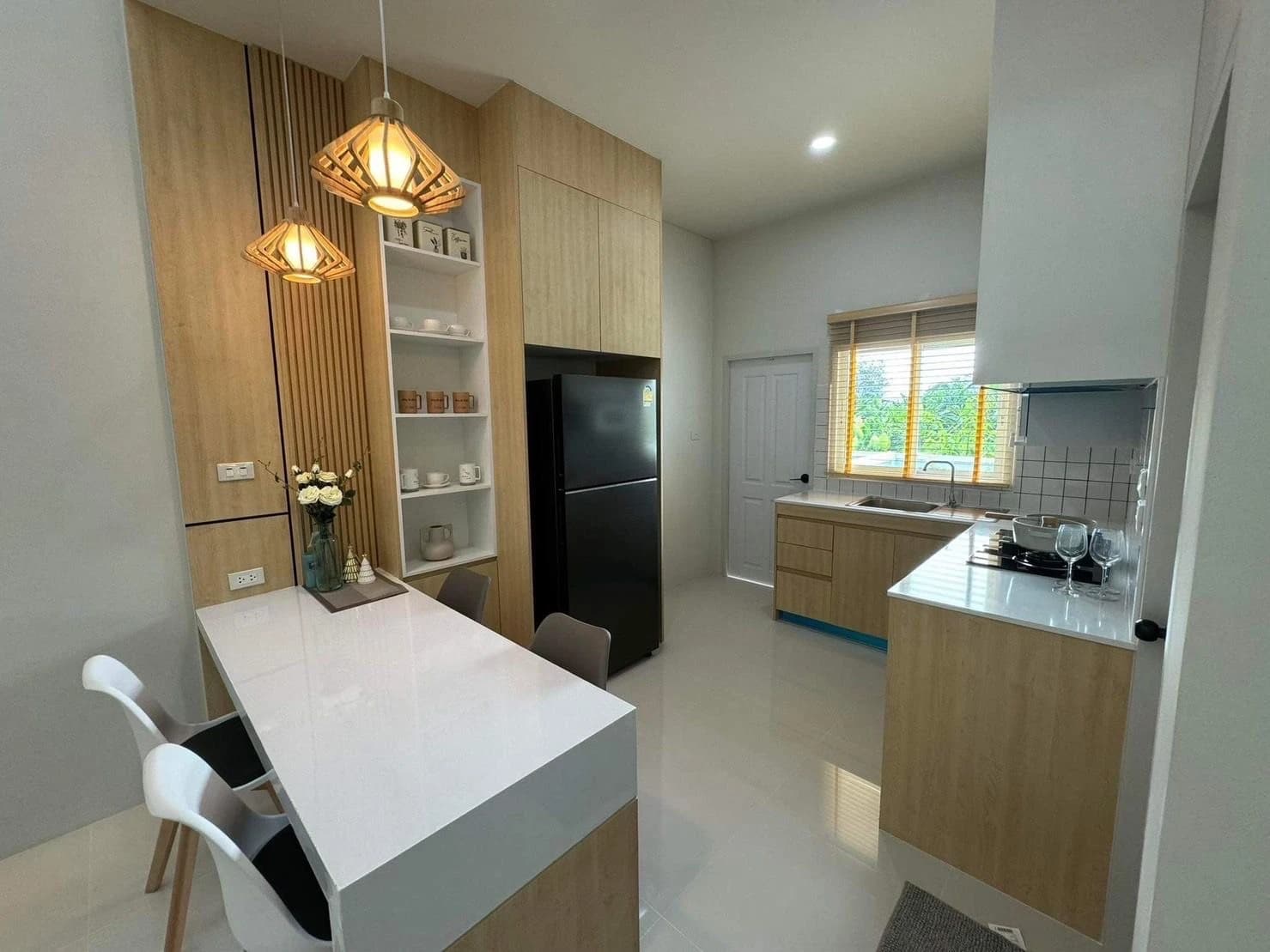 2 bedroom house for rent Modern Life Si Sunthon - photo 2