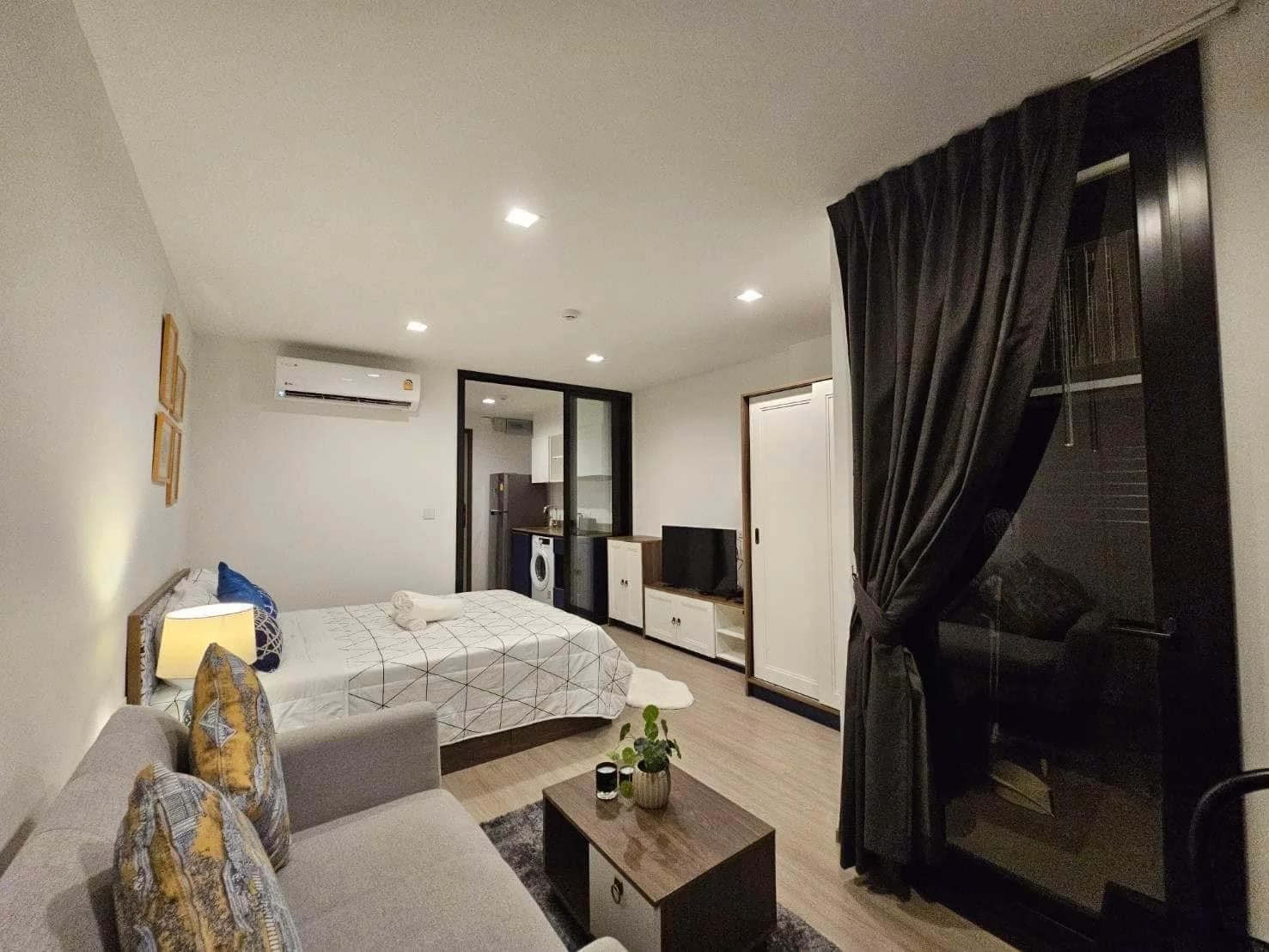 Condo, The Base Central - photo 5