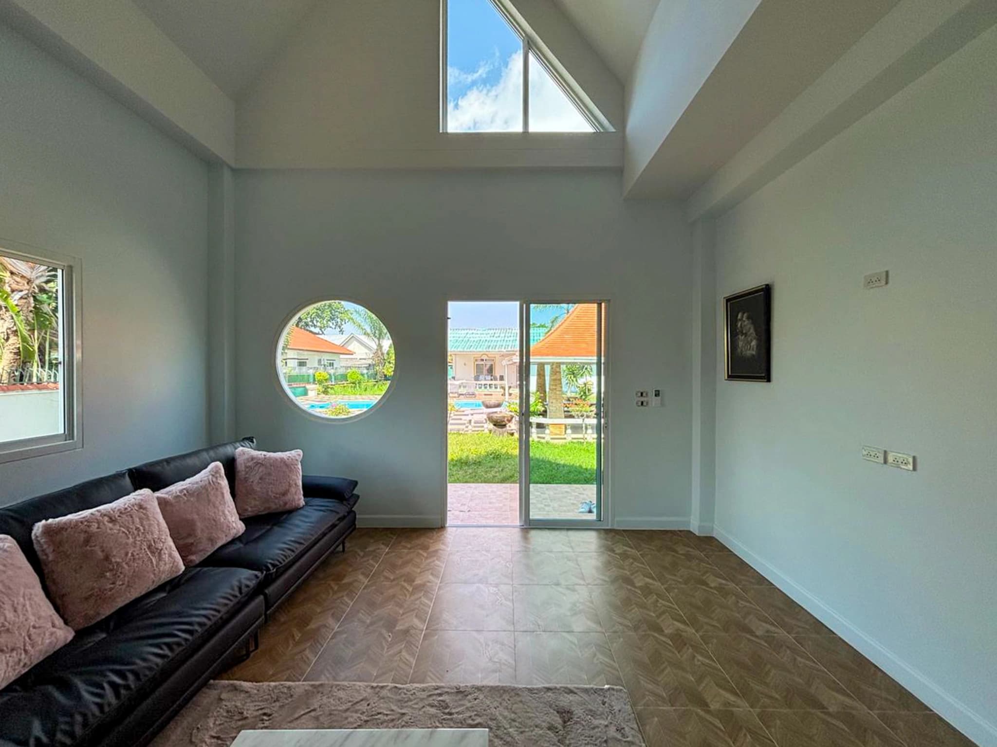 2 bedroom house for rent Private Chalong House x3