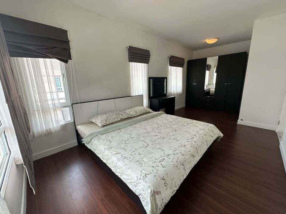 3 Beds House, Habitia