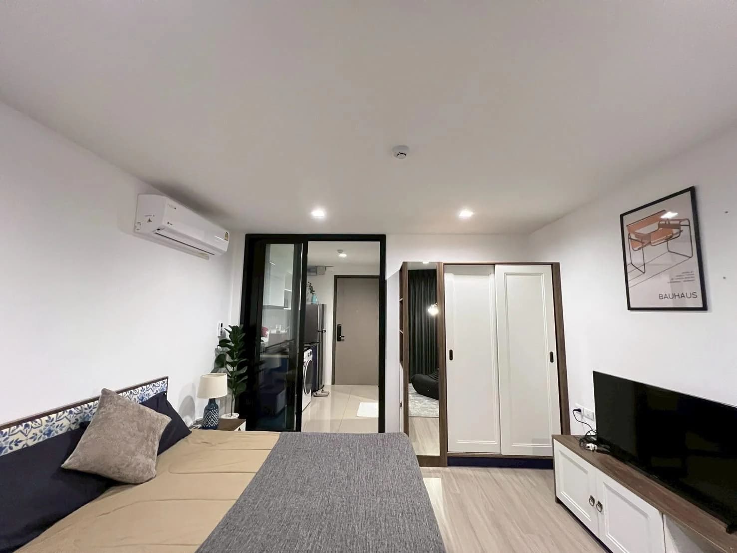 Condo, The Base Central - photo 5