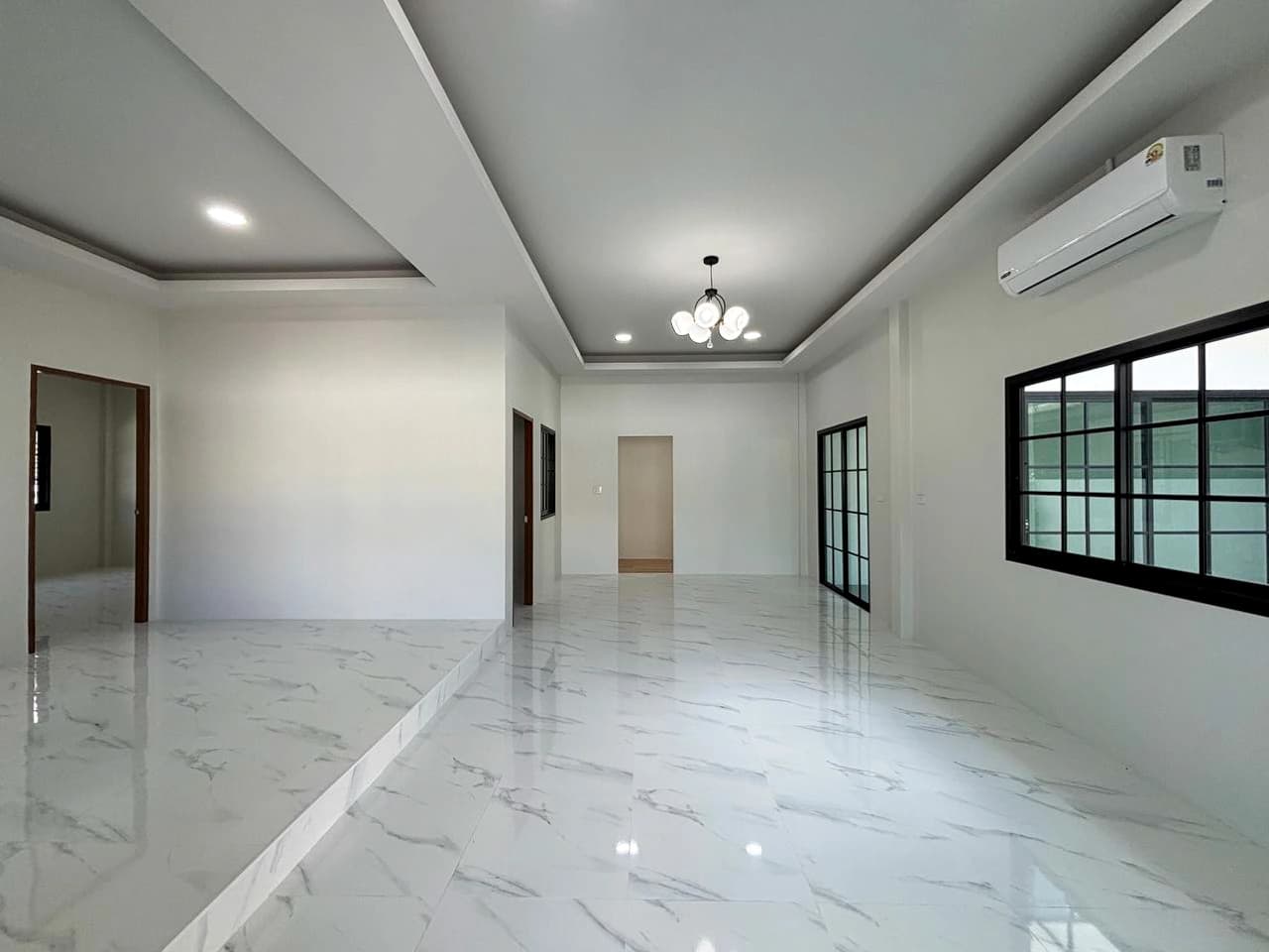 3 bedroom townhouse for rent Bann Parichart - photo 3