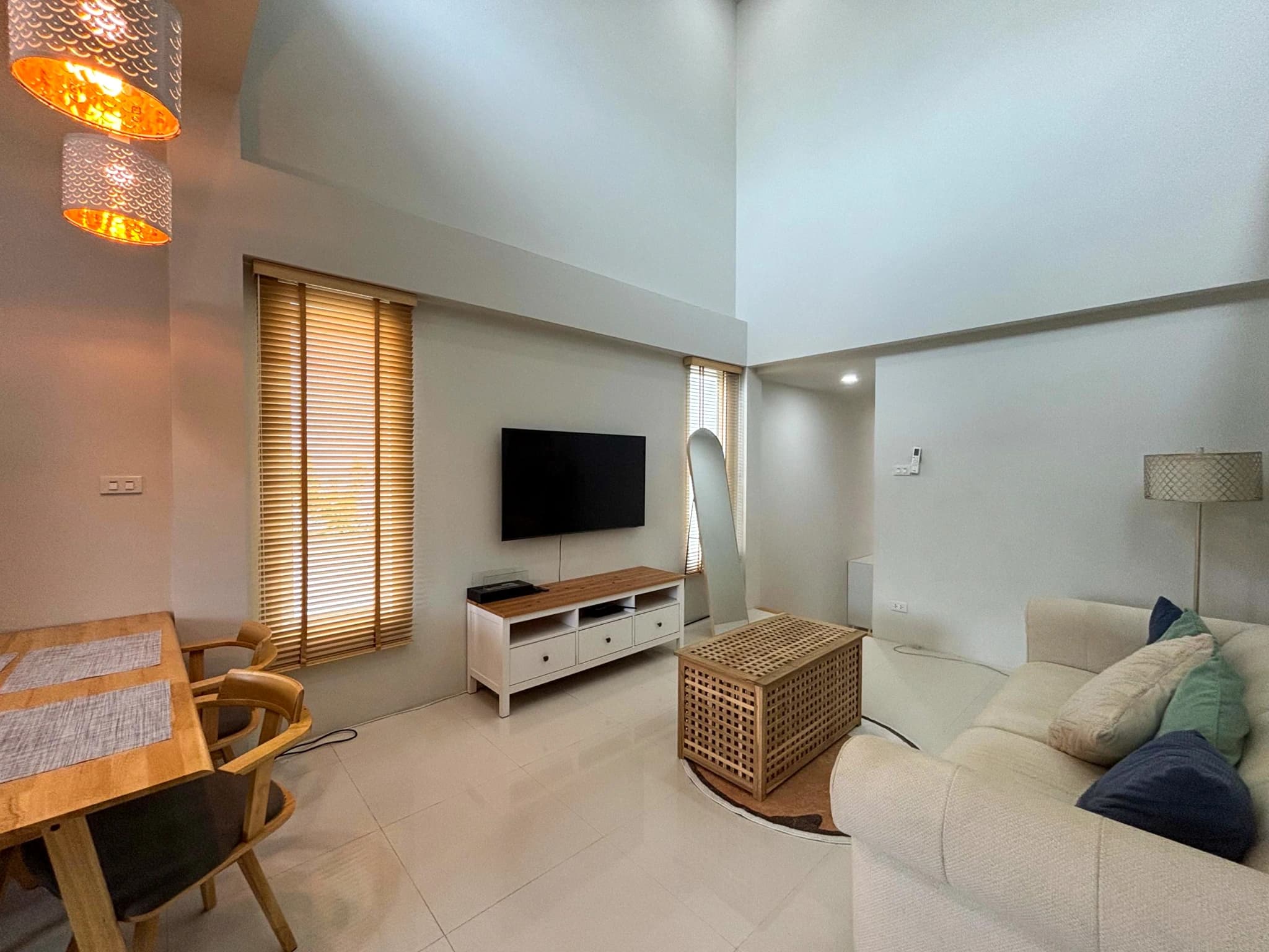 2 bedroom house for rent Modern Life Si Sunthon - photo 2