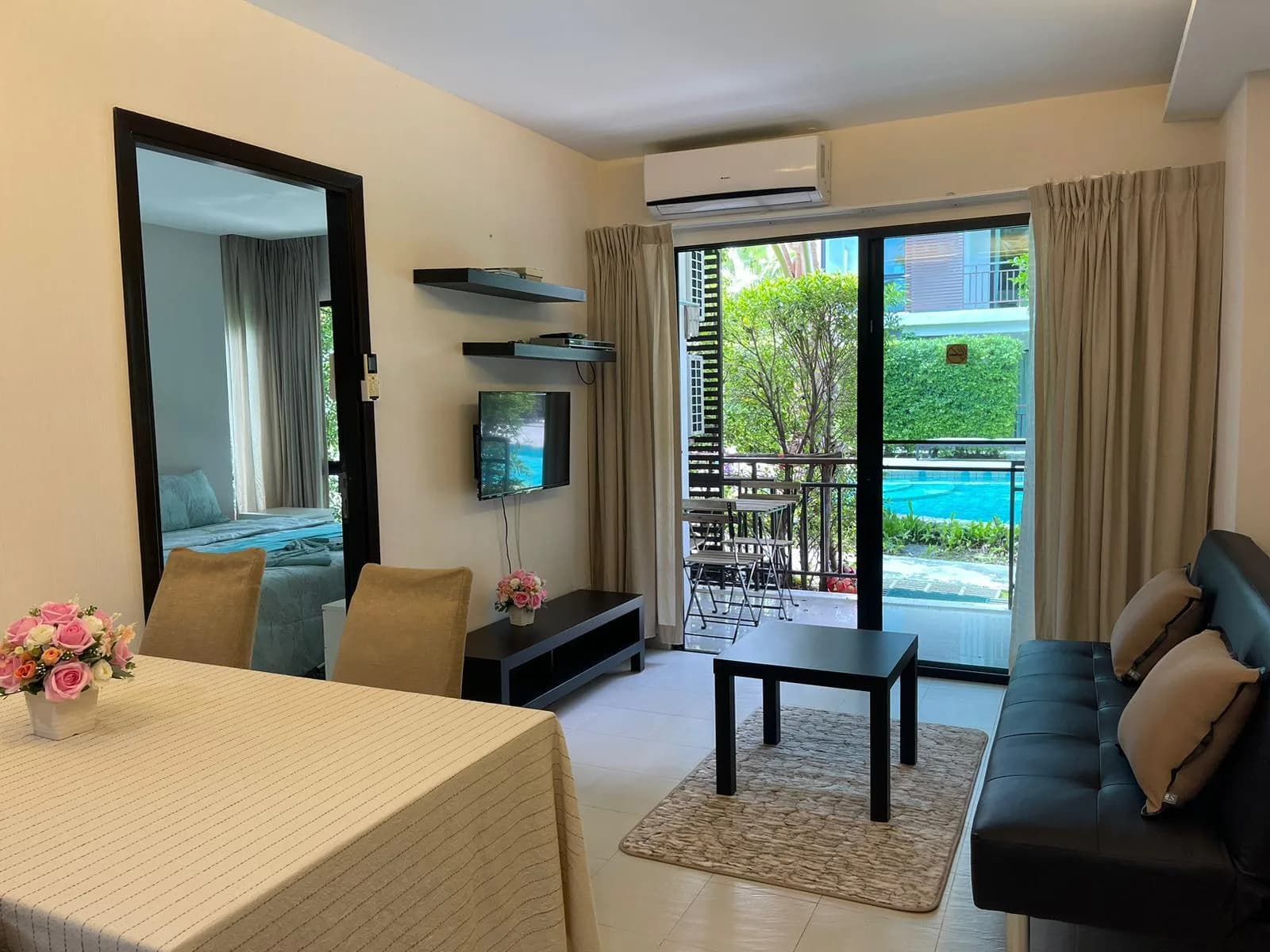 1 Bed Condo, Title