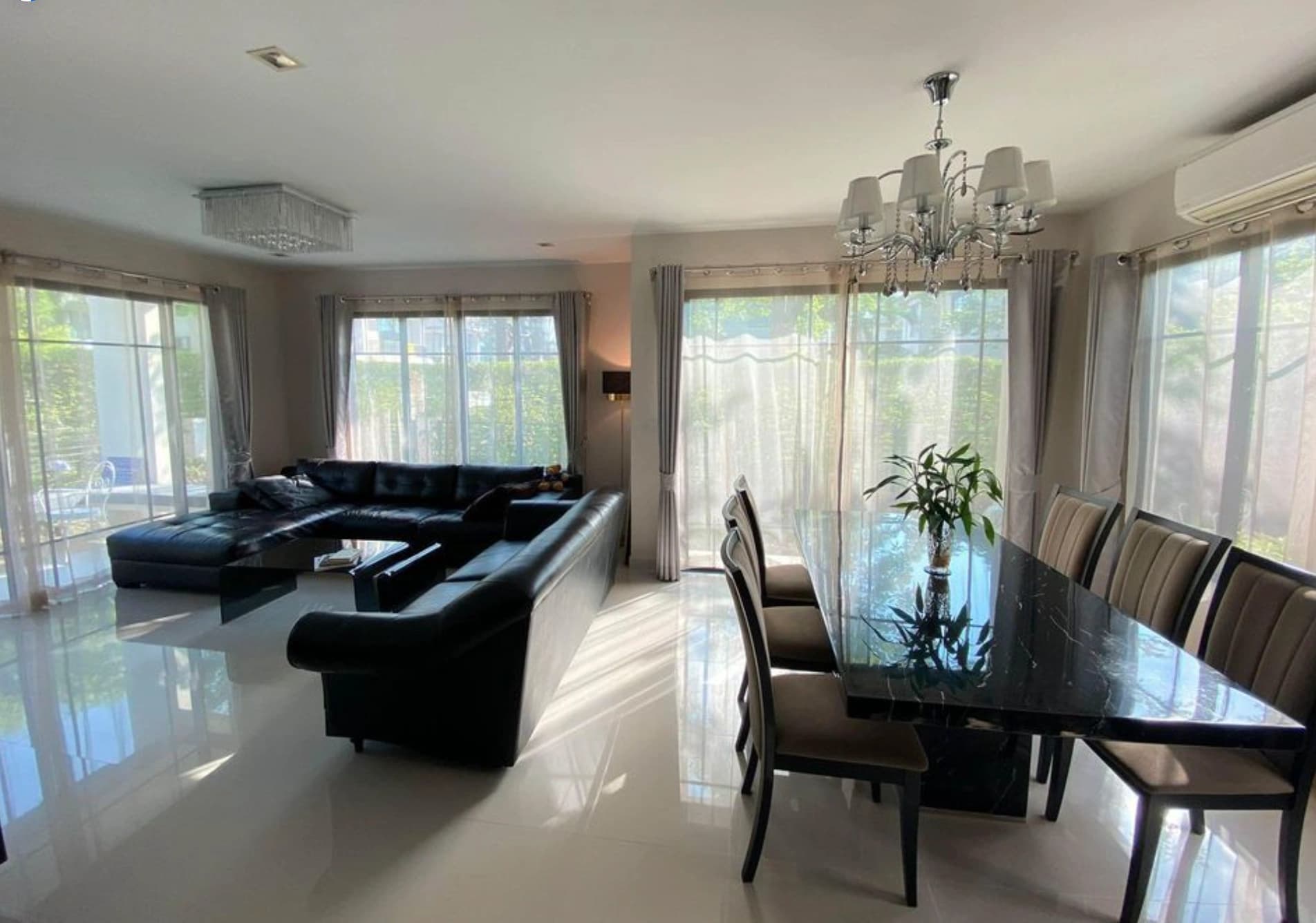 3 Beds House, Burasiri
