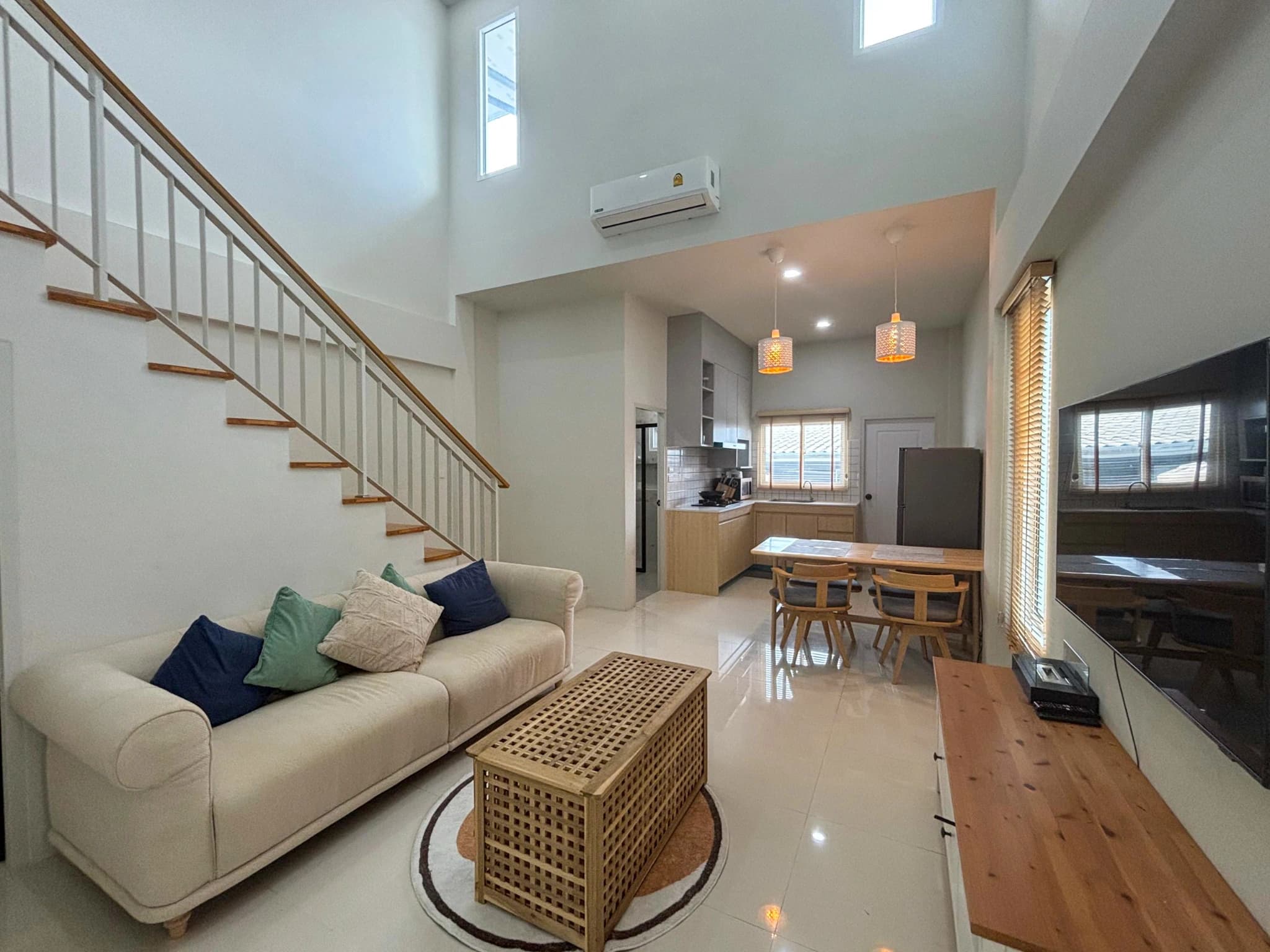 2 bedroom house for rent Modern Life Si Sunthon
