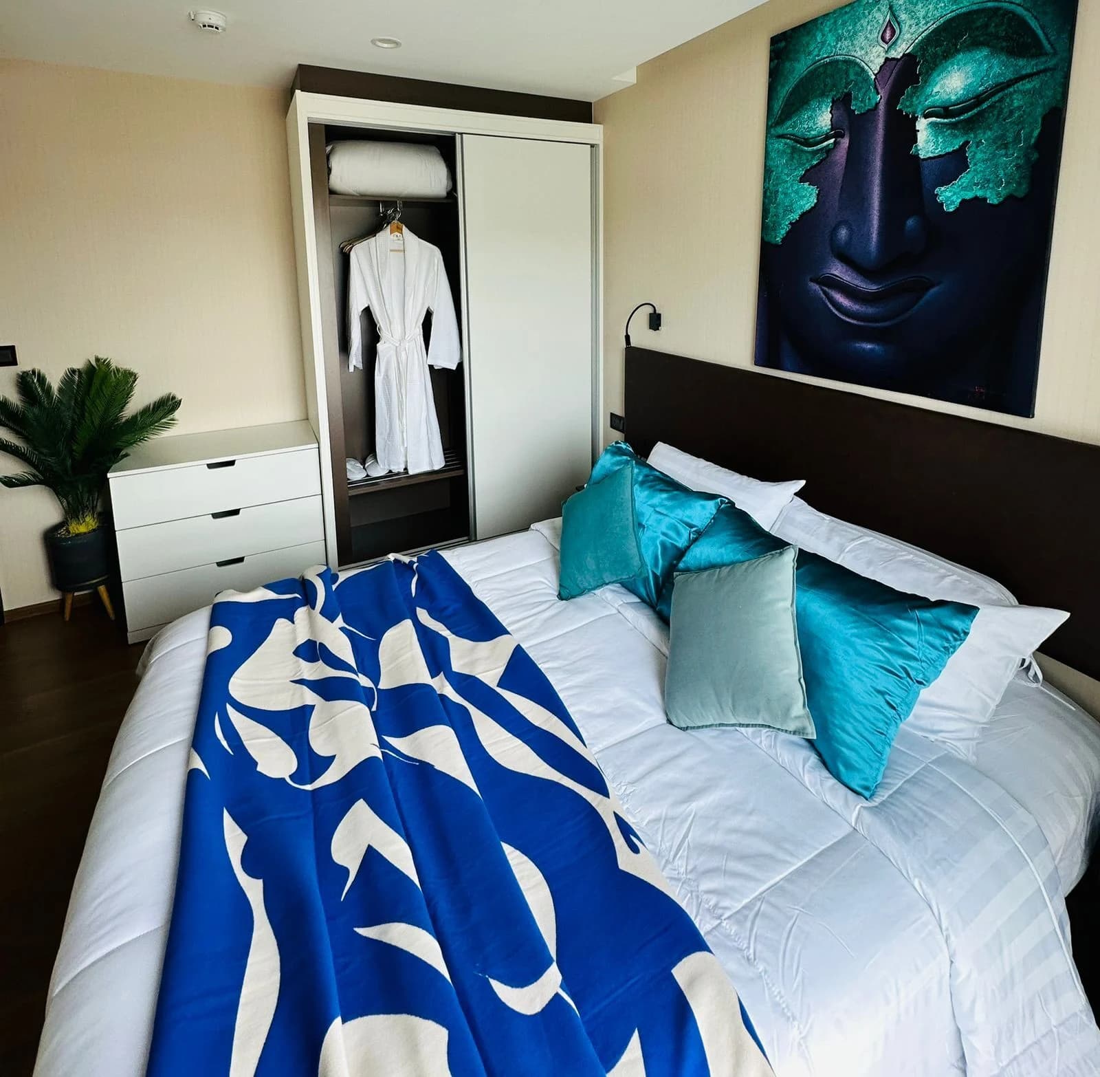 1 Bed Condo, Title V - photo 2
