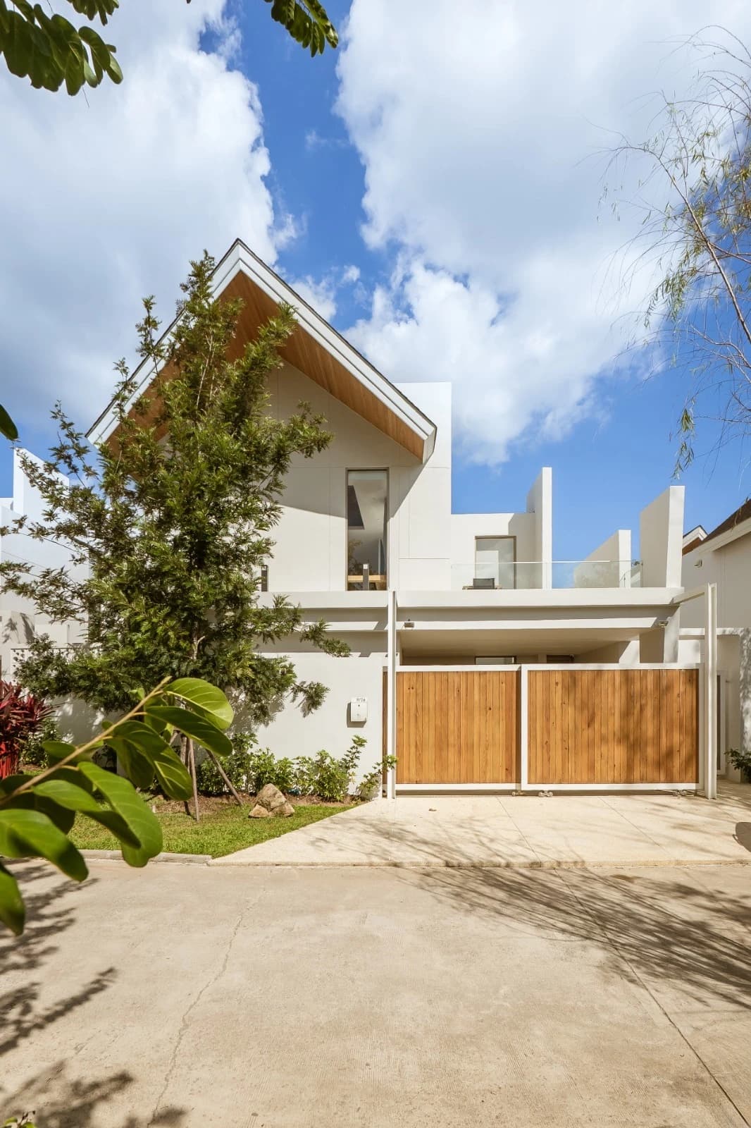 3 bedroom villa for rent LuxPride by Wallaya Villas