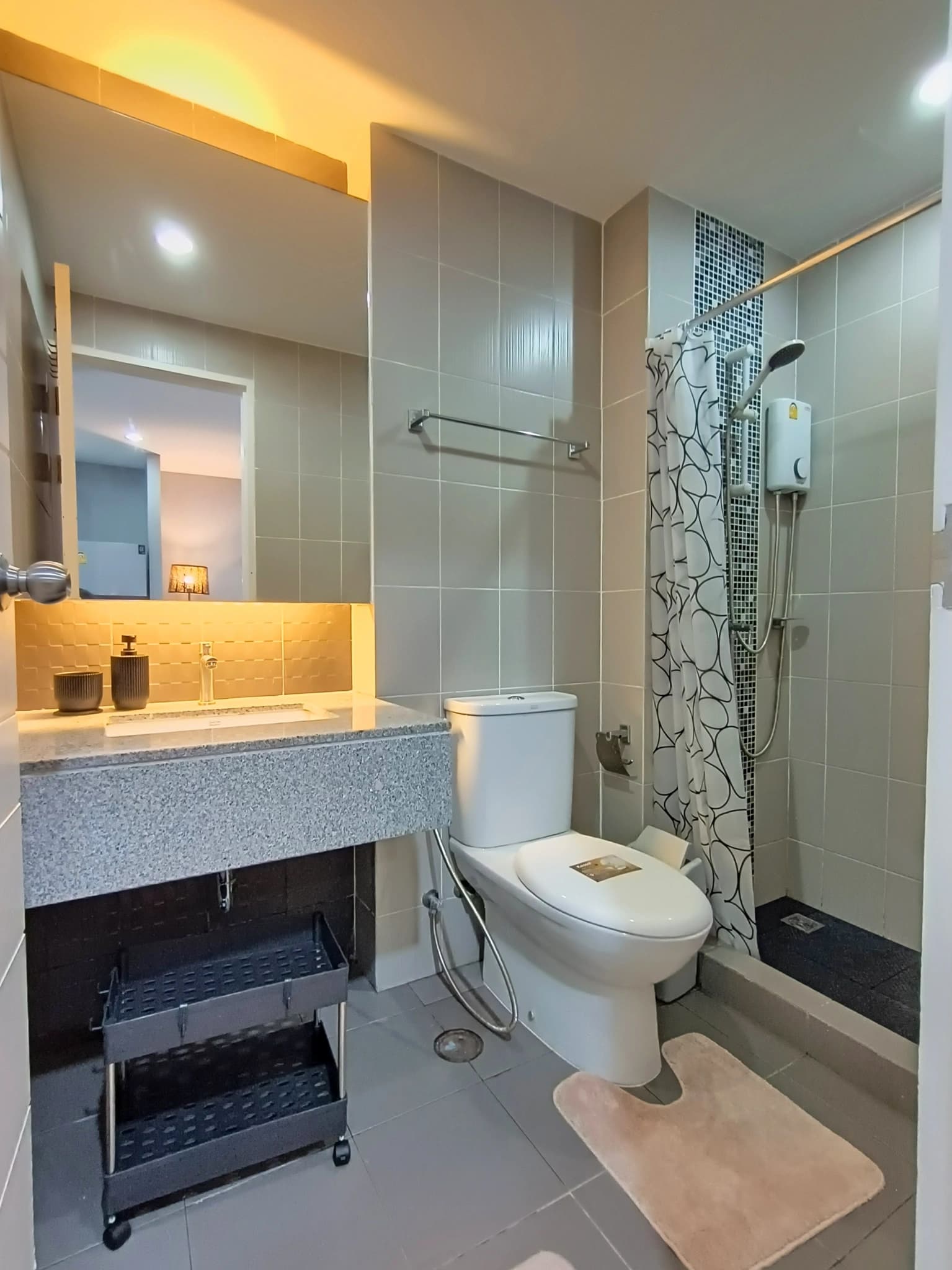 1 Bed Condo, The Scene - photo 2