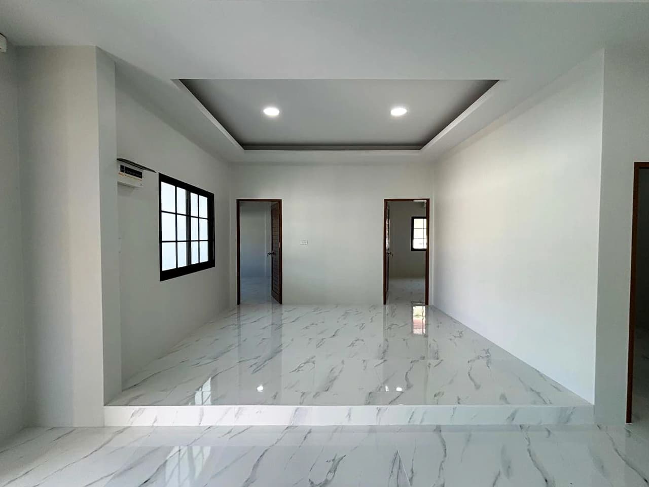 3 bedroom townhouse for rent Bann Parichart - photo 4