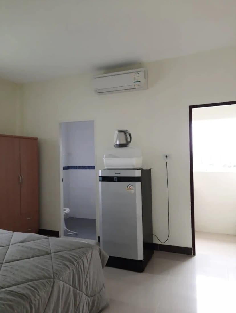 1 Bed Condo, Samrarn - photo 3