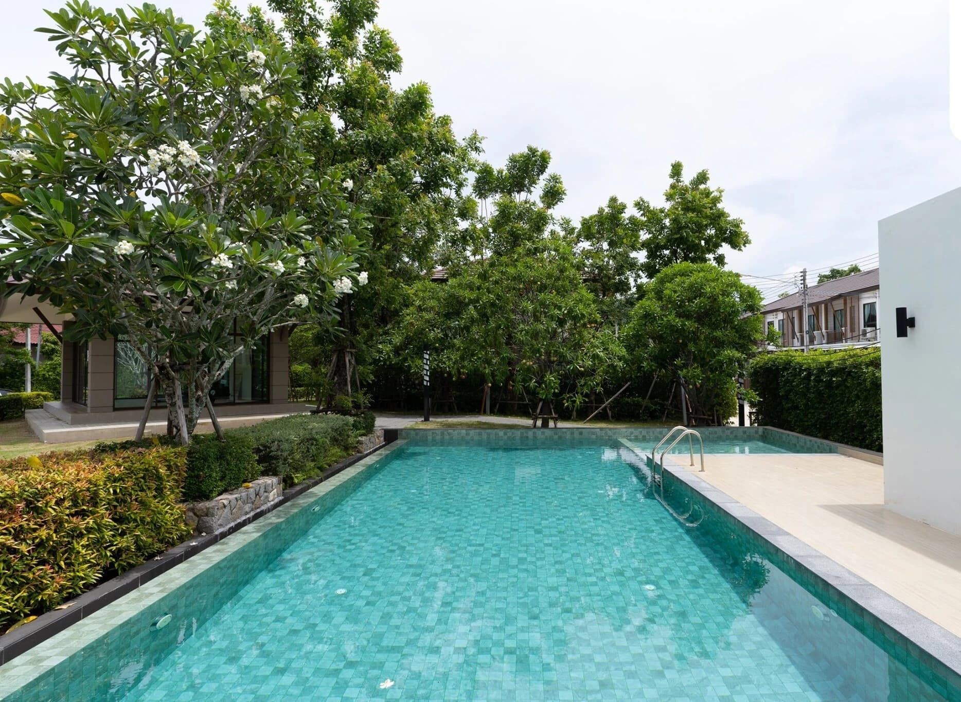 4 bedroom townhouse for rent Pruksa Ville Chaofa Thep Anusorn