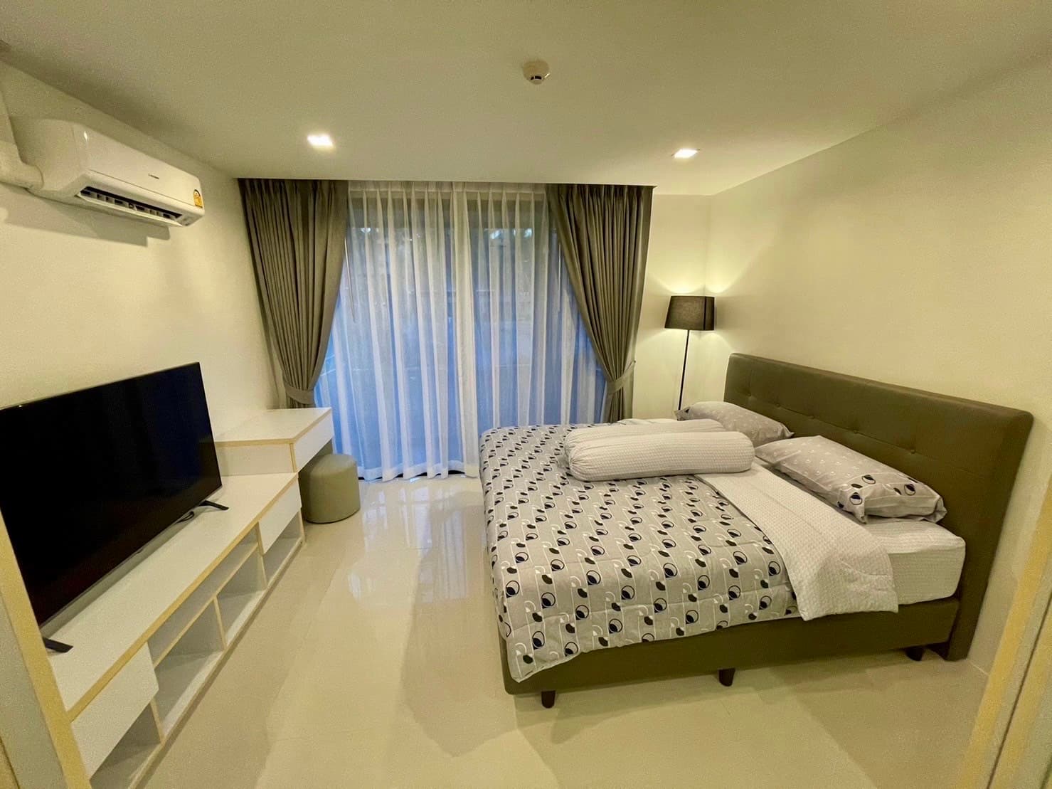 1 Bed Condo, Pixelx Condo - photo 2