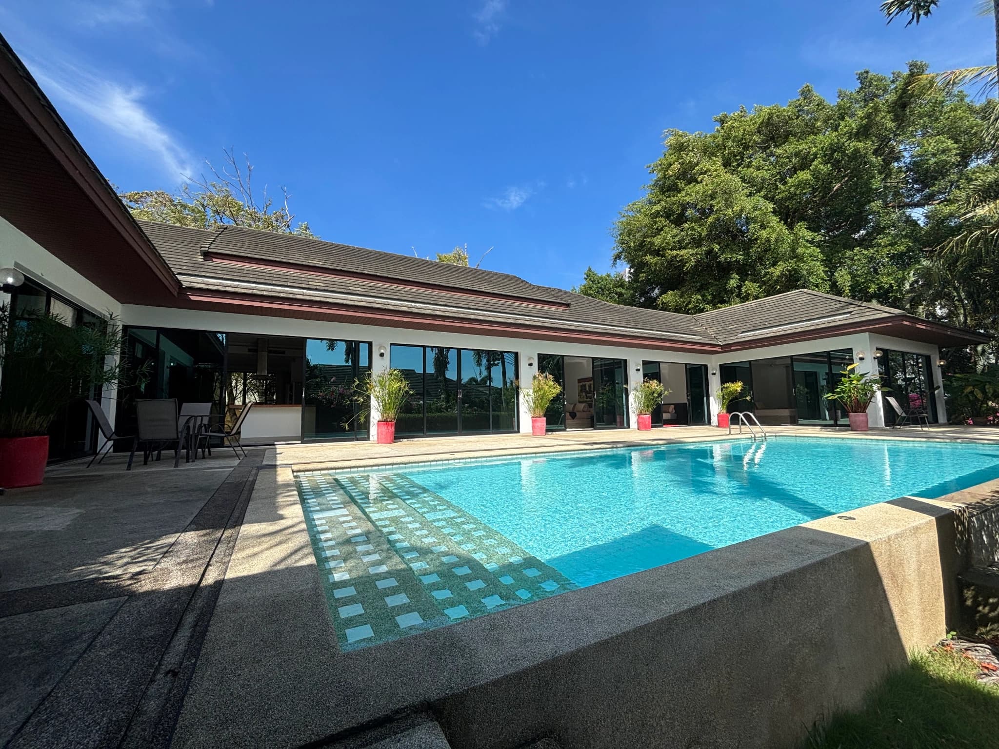 4 Beds Villa, Claude