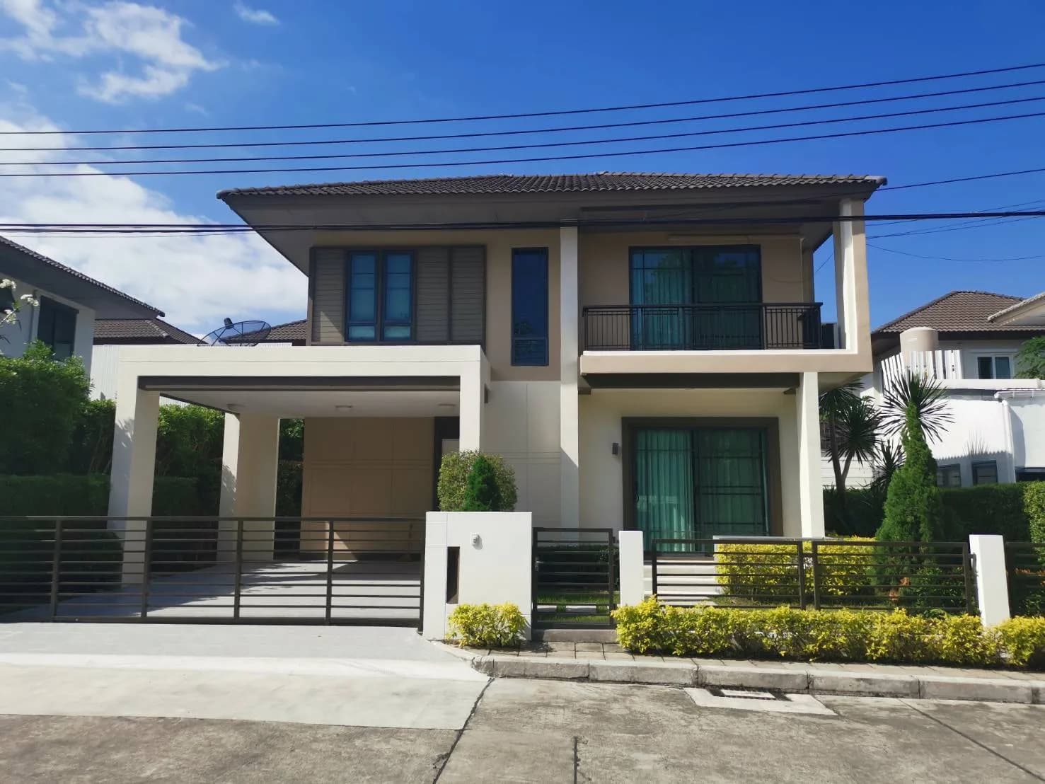 3 Beds House, Burasiri